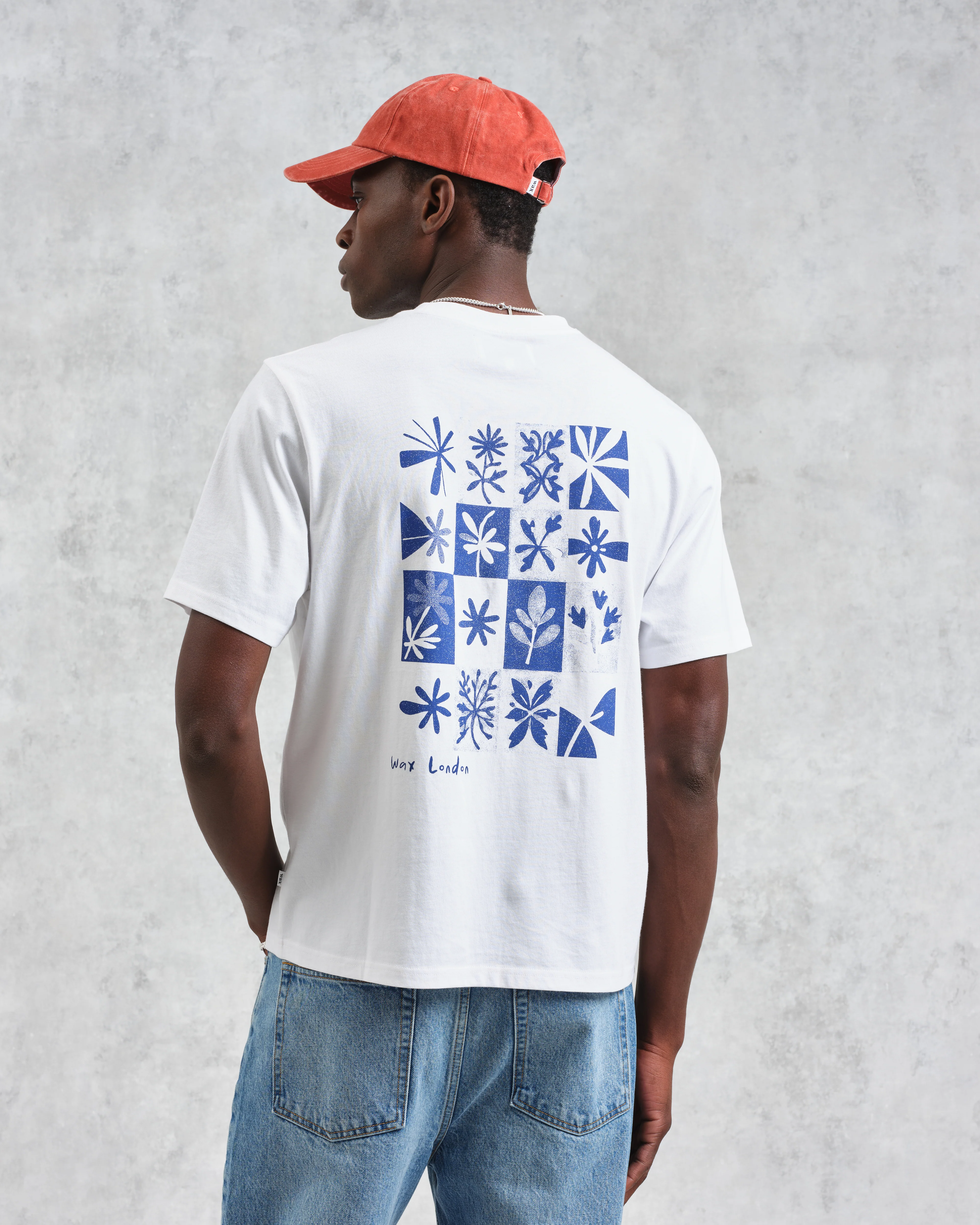 Dean - Ecru And Blue Floral Graphic Organic Cotton T-Shirt - Image 2