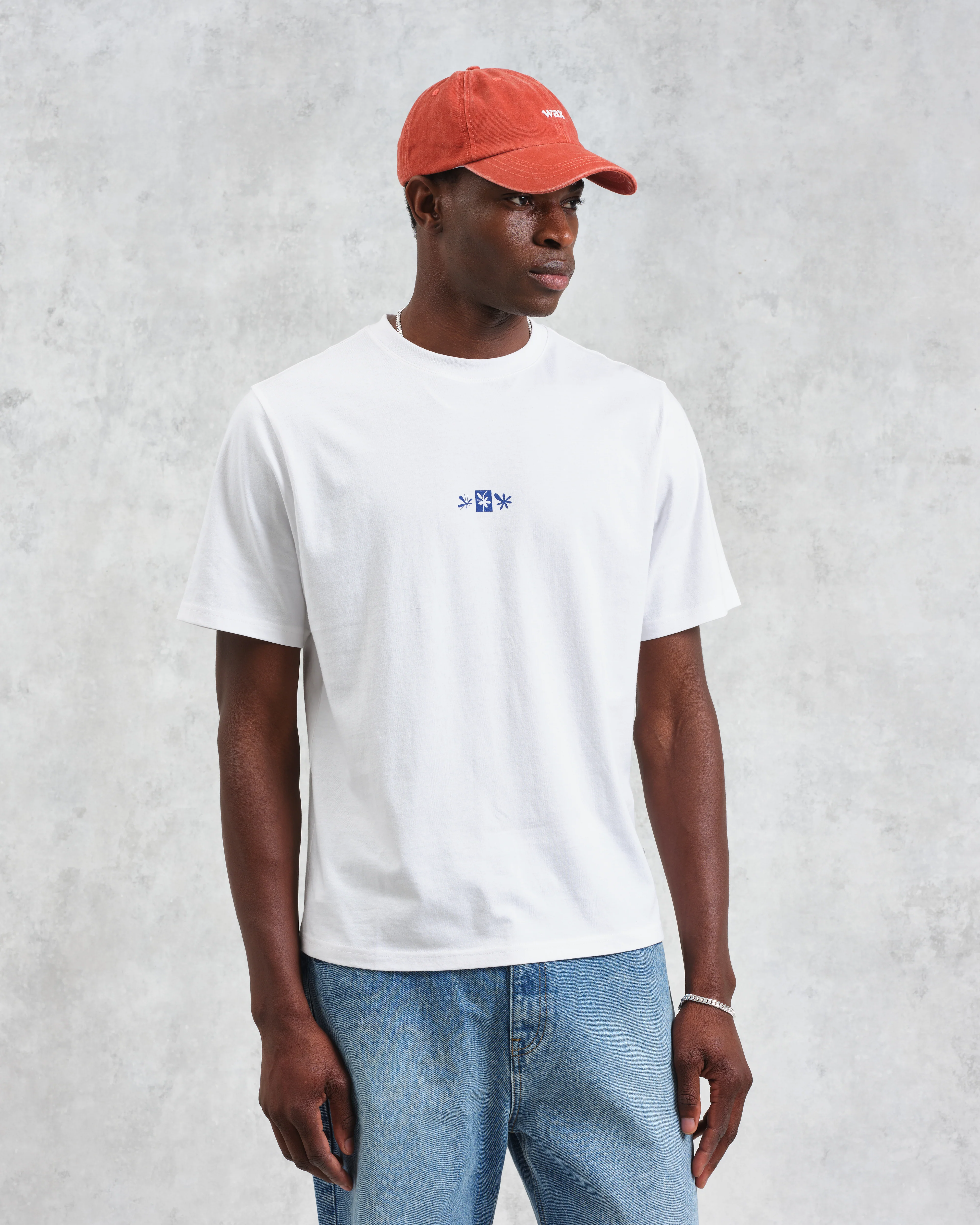 Dean - Ecru And Blue Floral Graphic Organic Cotton T-Shirt - Image 3