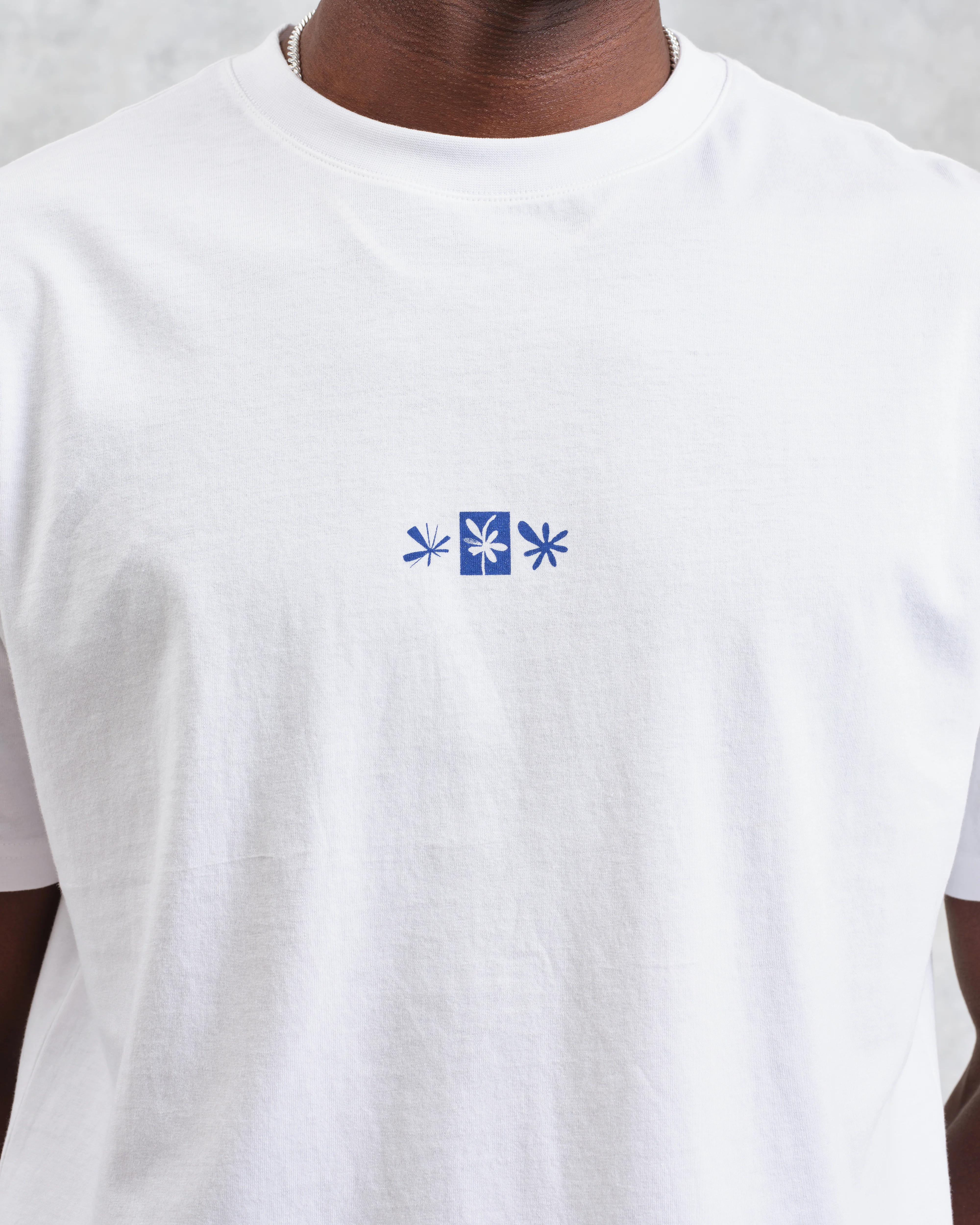 Dean - Ecru And Blue Floral Graphic Organic Cotton T-Shirt - Image 4