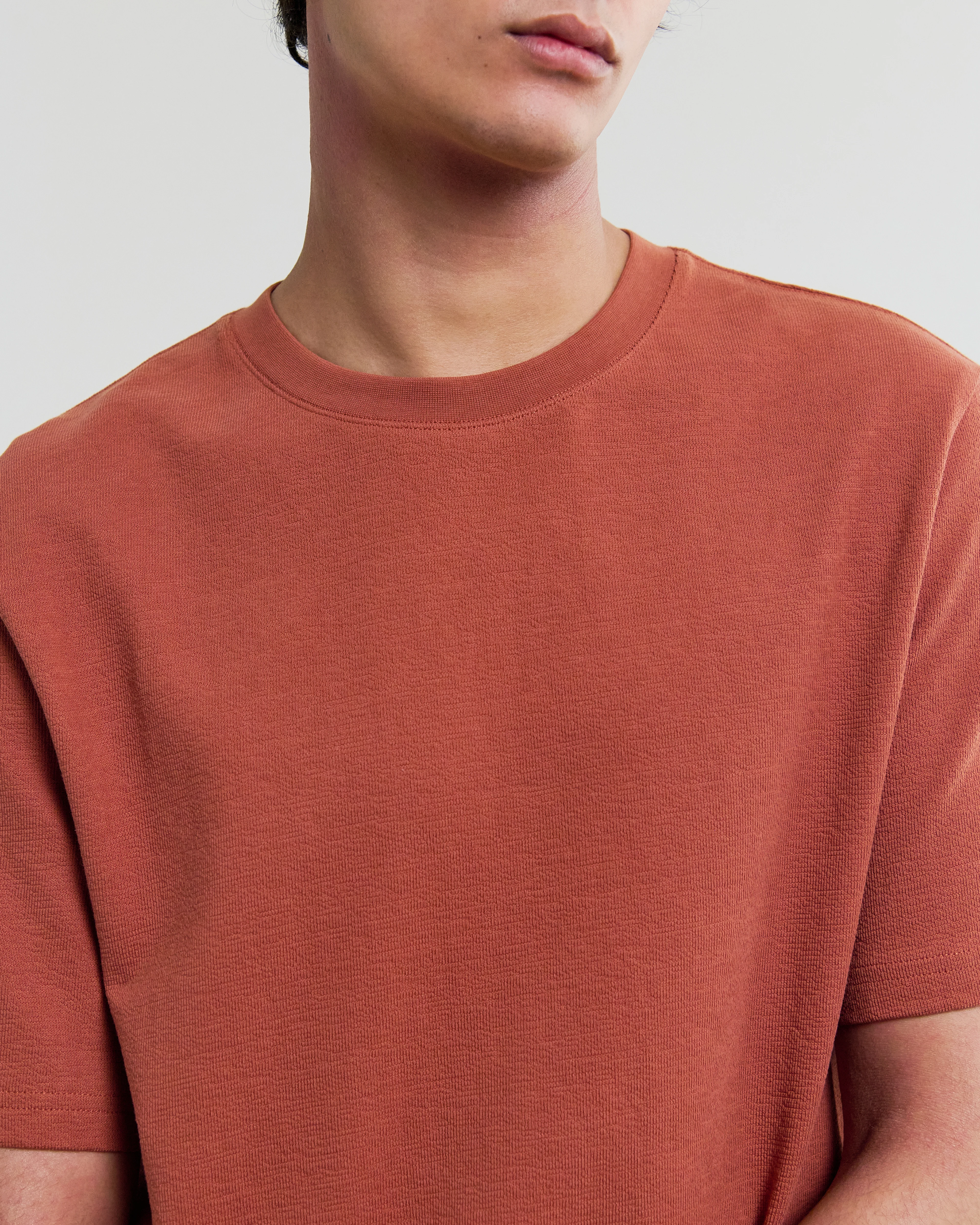 Dean - Rust Textured Organic Cotton T-Shirt - Image 3