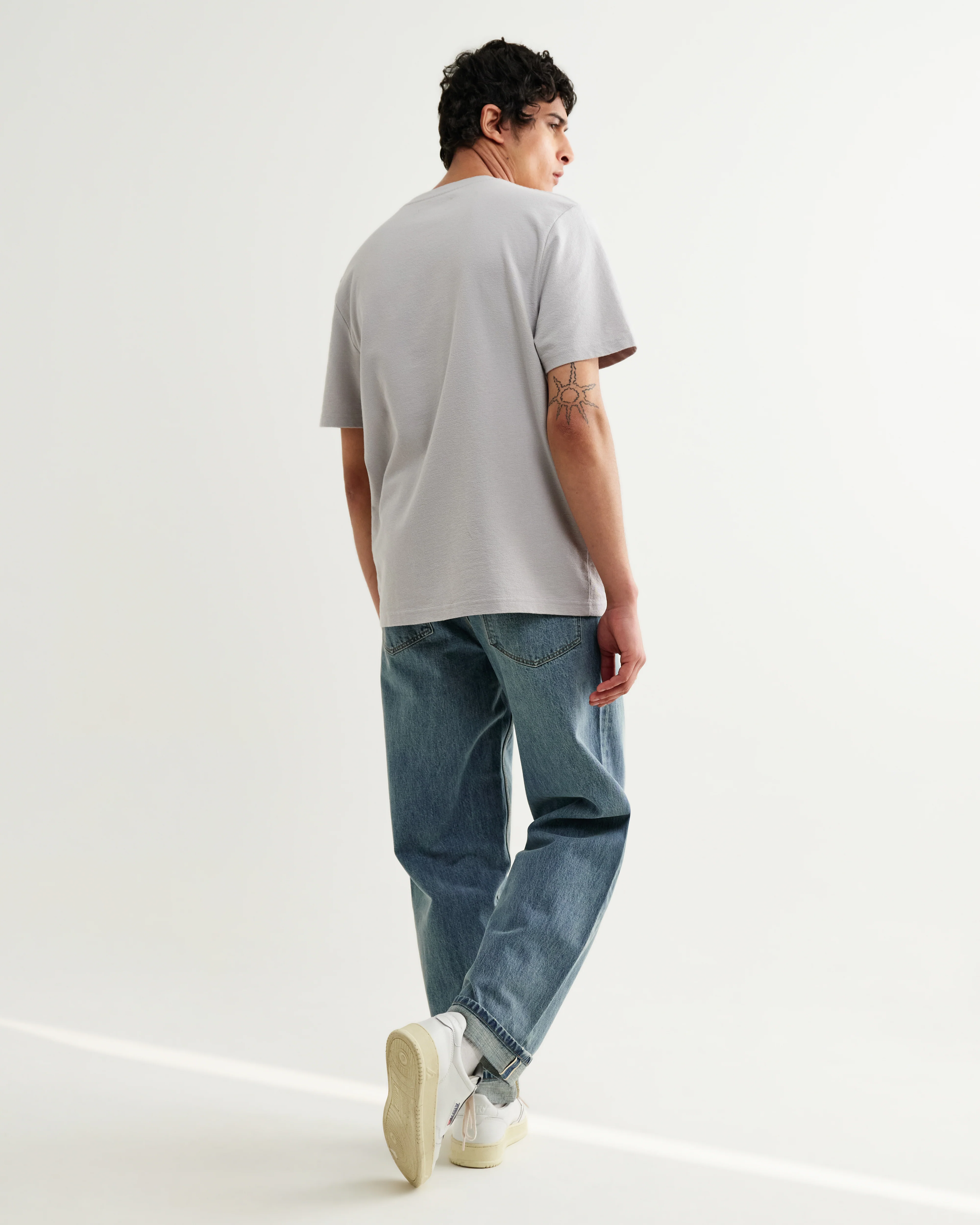 Dean - Soft Grey Textured Organic Cotton T-Shirt - Image 5