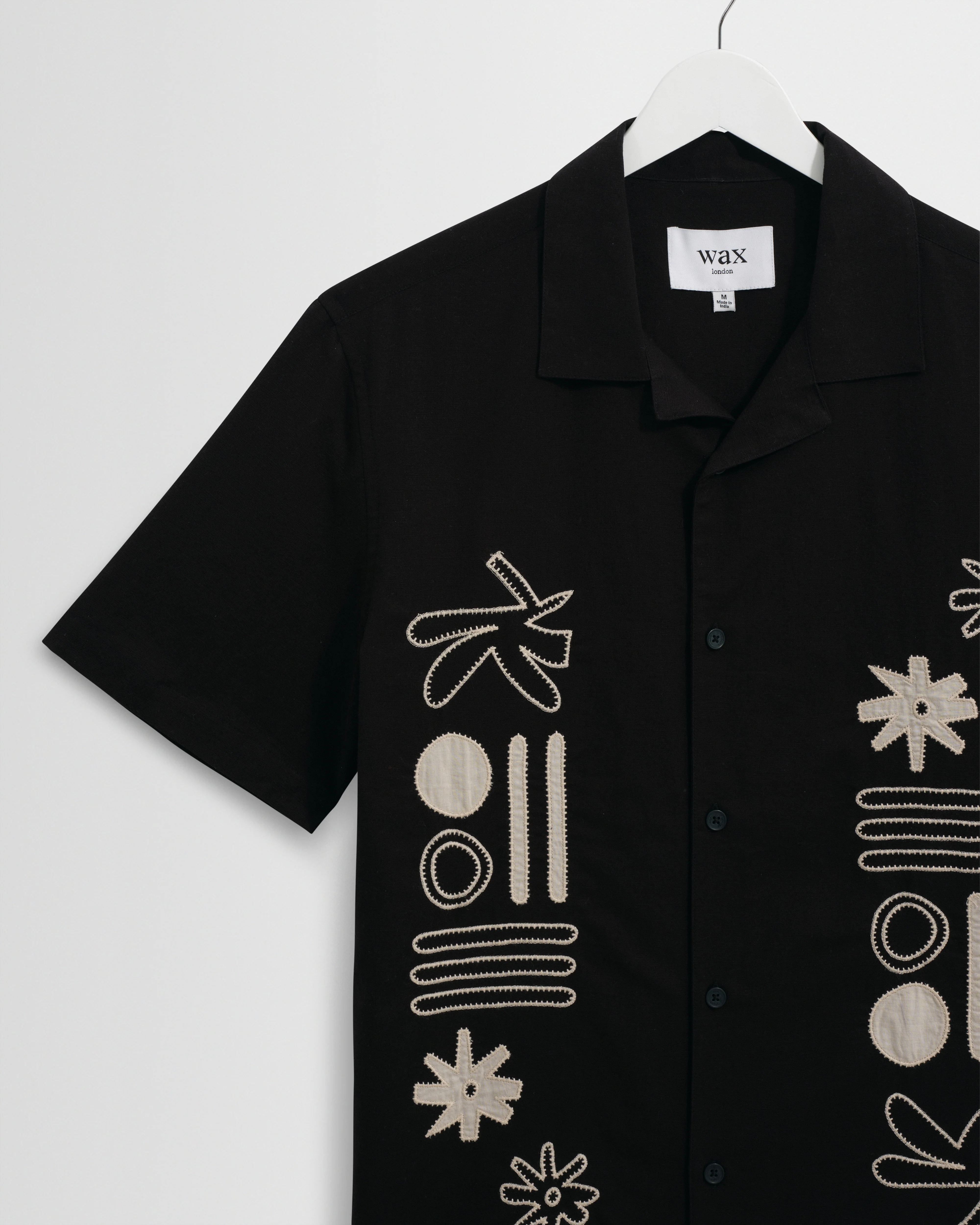 Didcot - Black And Ecru Abstract Applique Short-Sleeve Shirt - Image 9