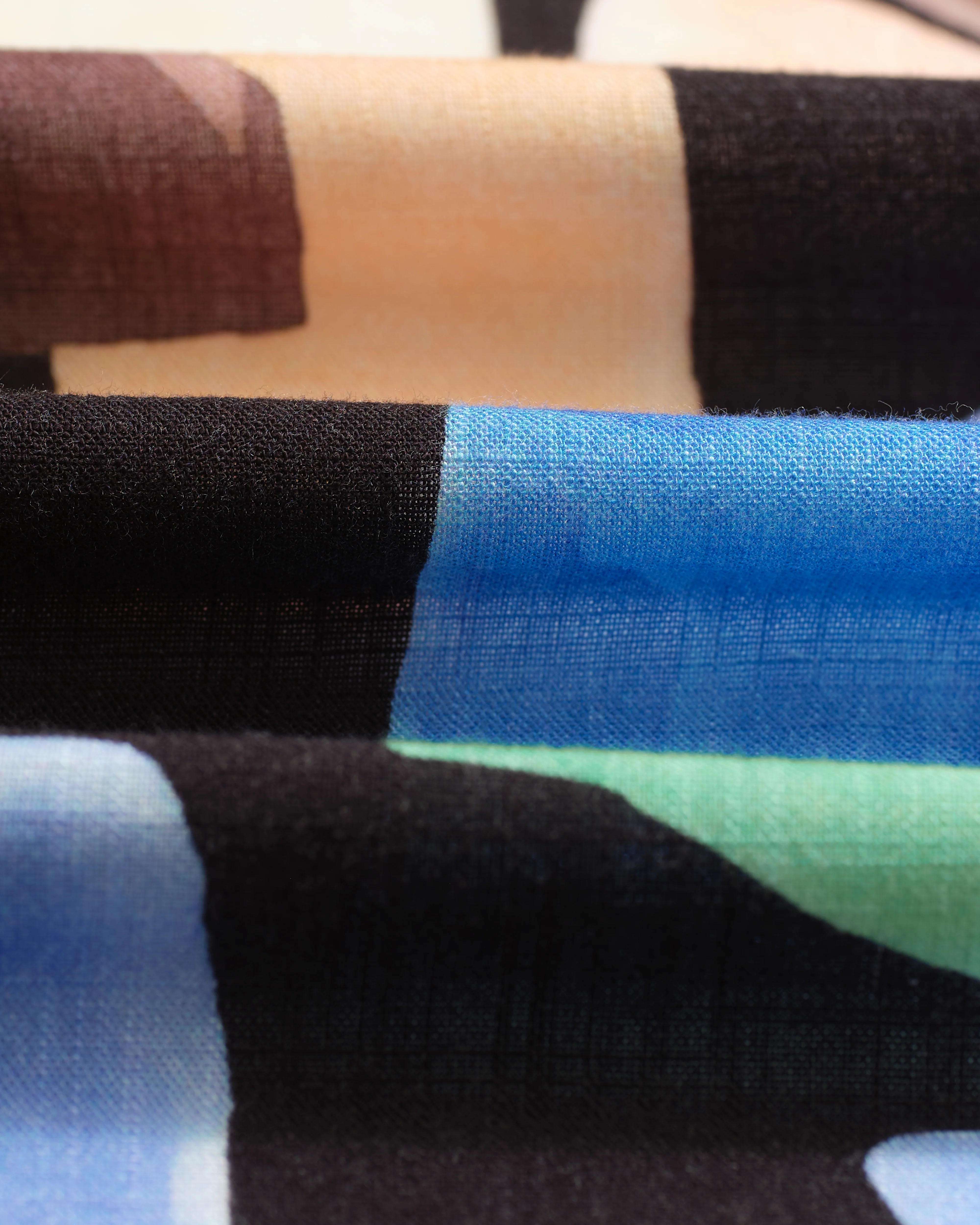 Didcot - Black And Multicolour Pablo Short-Sleeve Shirt - Image 10