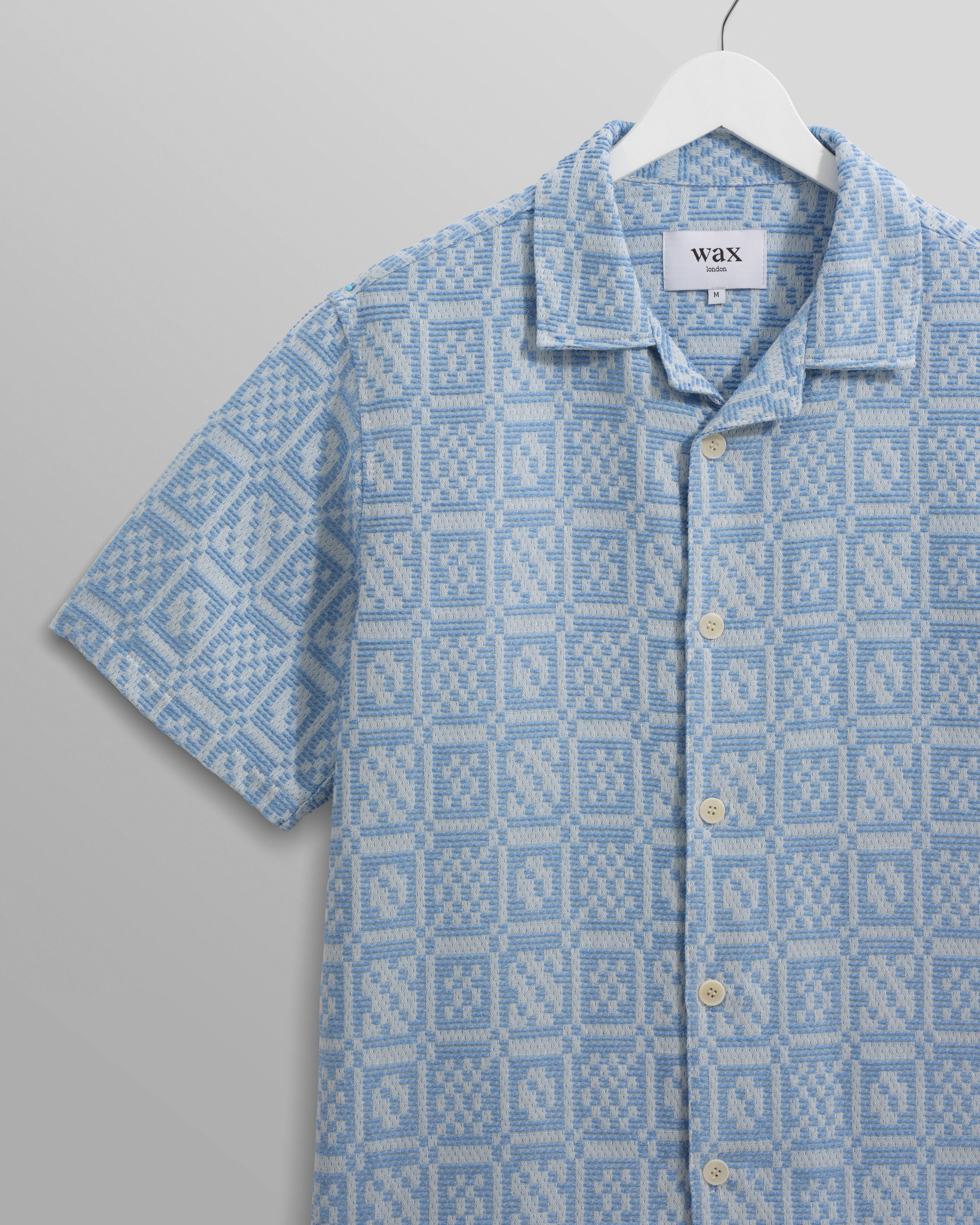 Didcot - Blue And Ecru Geo Dobby Short-Sleeve Shirt - Image 2