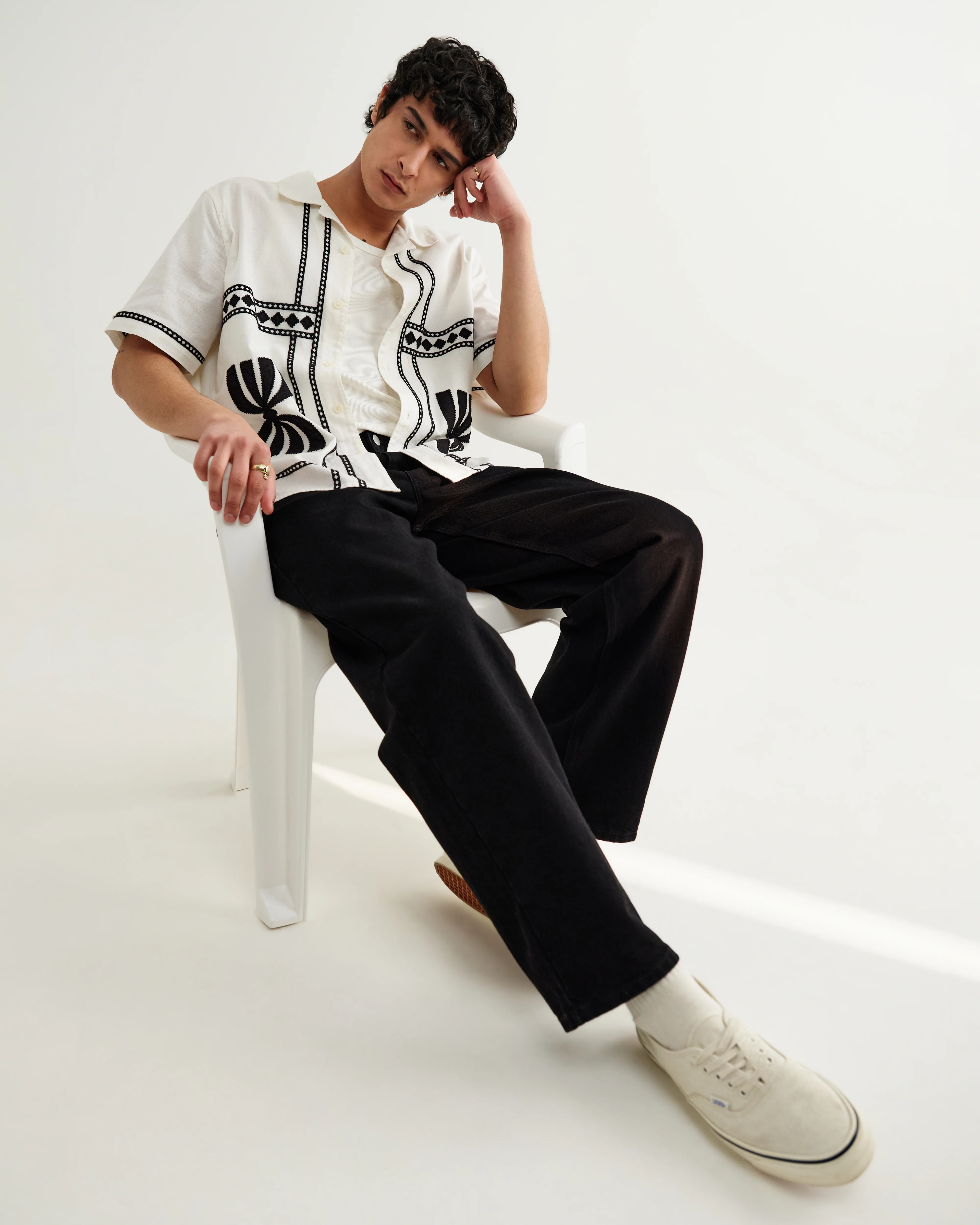 Didcot - Ecru And Black Border Applique Short-Sleeve Shirt - Image 3