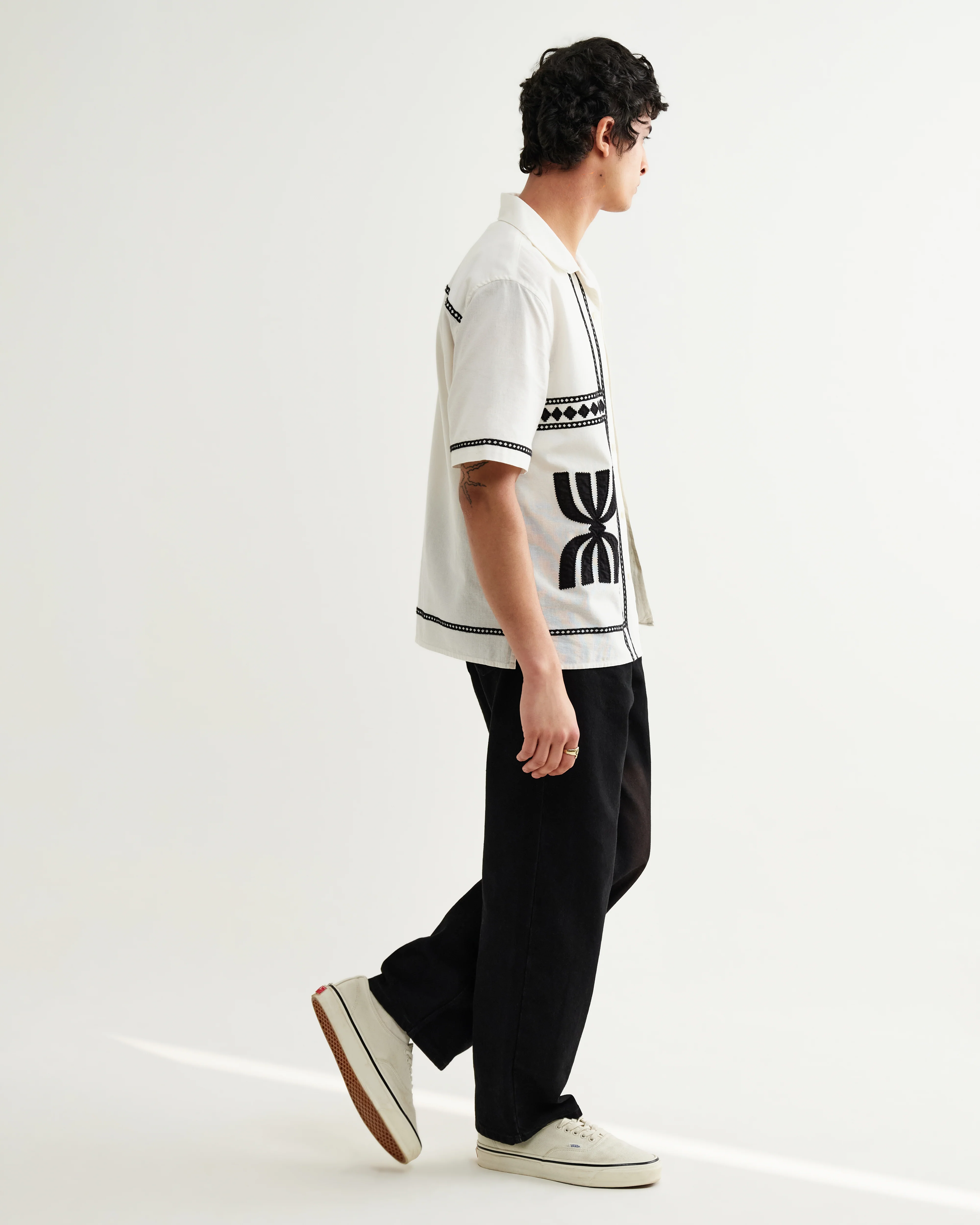 Didcot - Ecru And Black Border Applique Short-Sleeve Shirt - Image 6