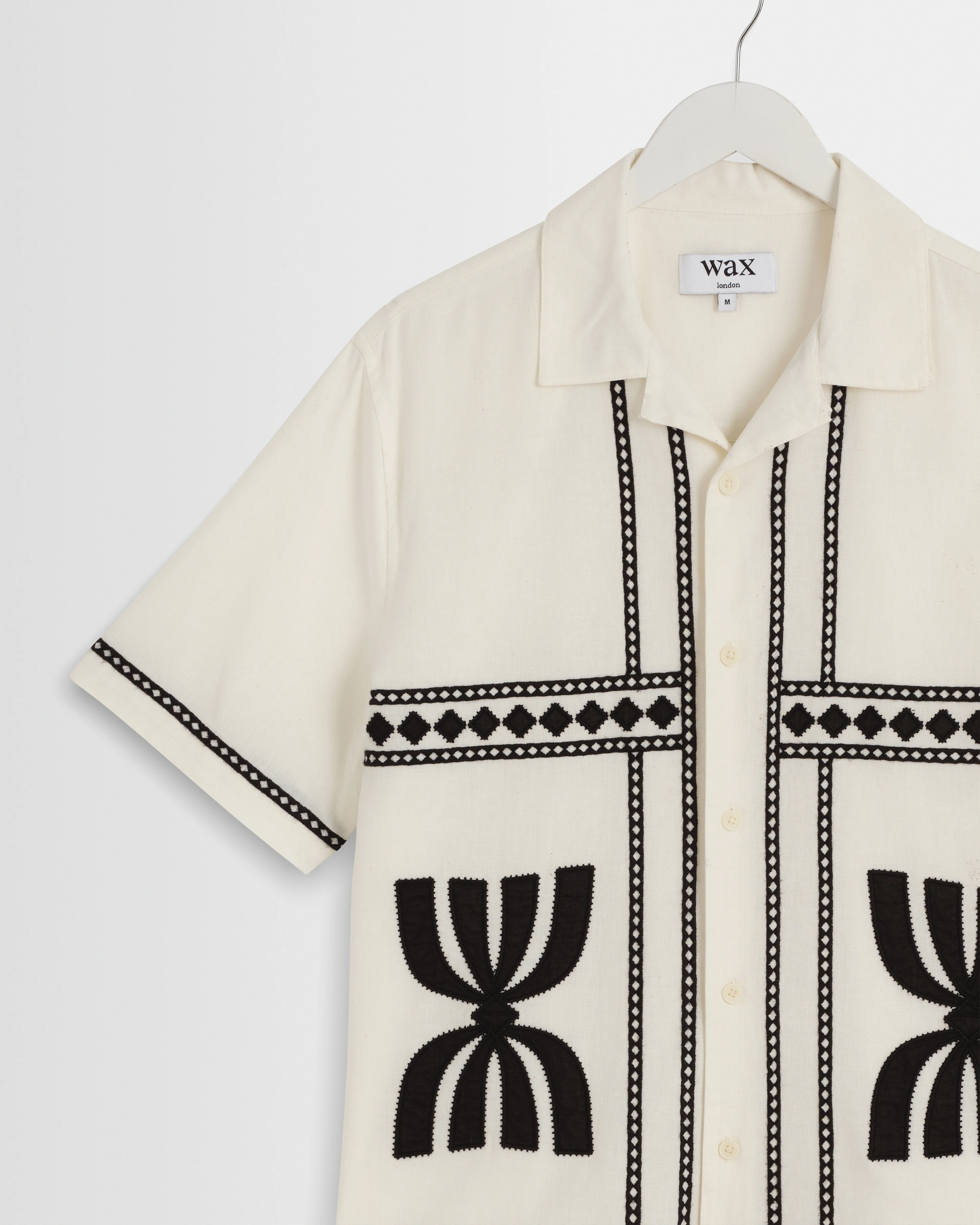 Didcot - Ecru And Black Border Applique Short-Sleeve Shirt - Image 7