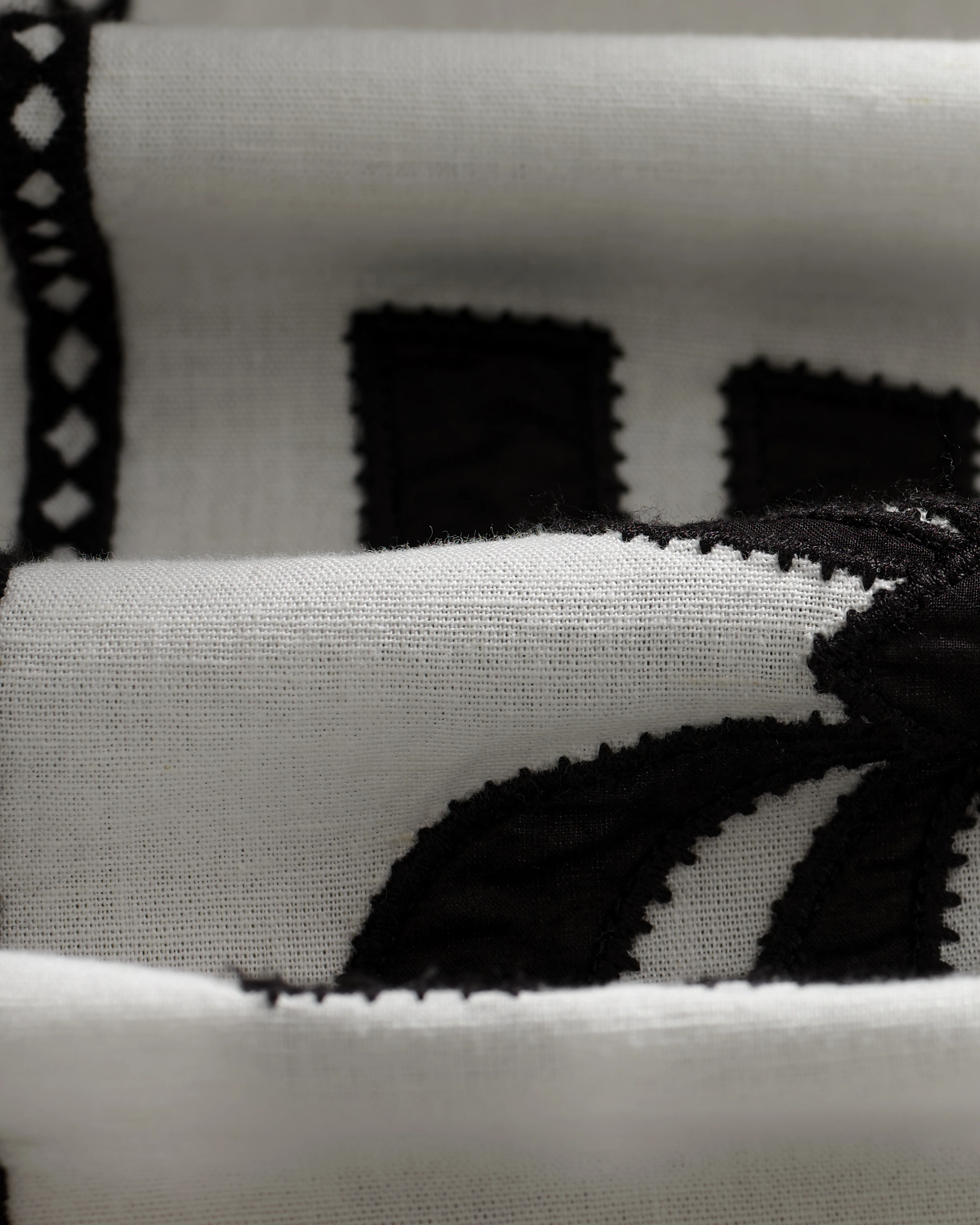 Didcot - Ecru And Black Border Applique Short-Sleeve Shirt - Image 9
