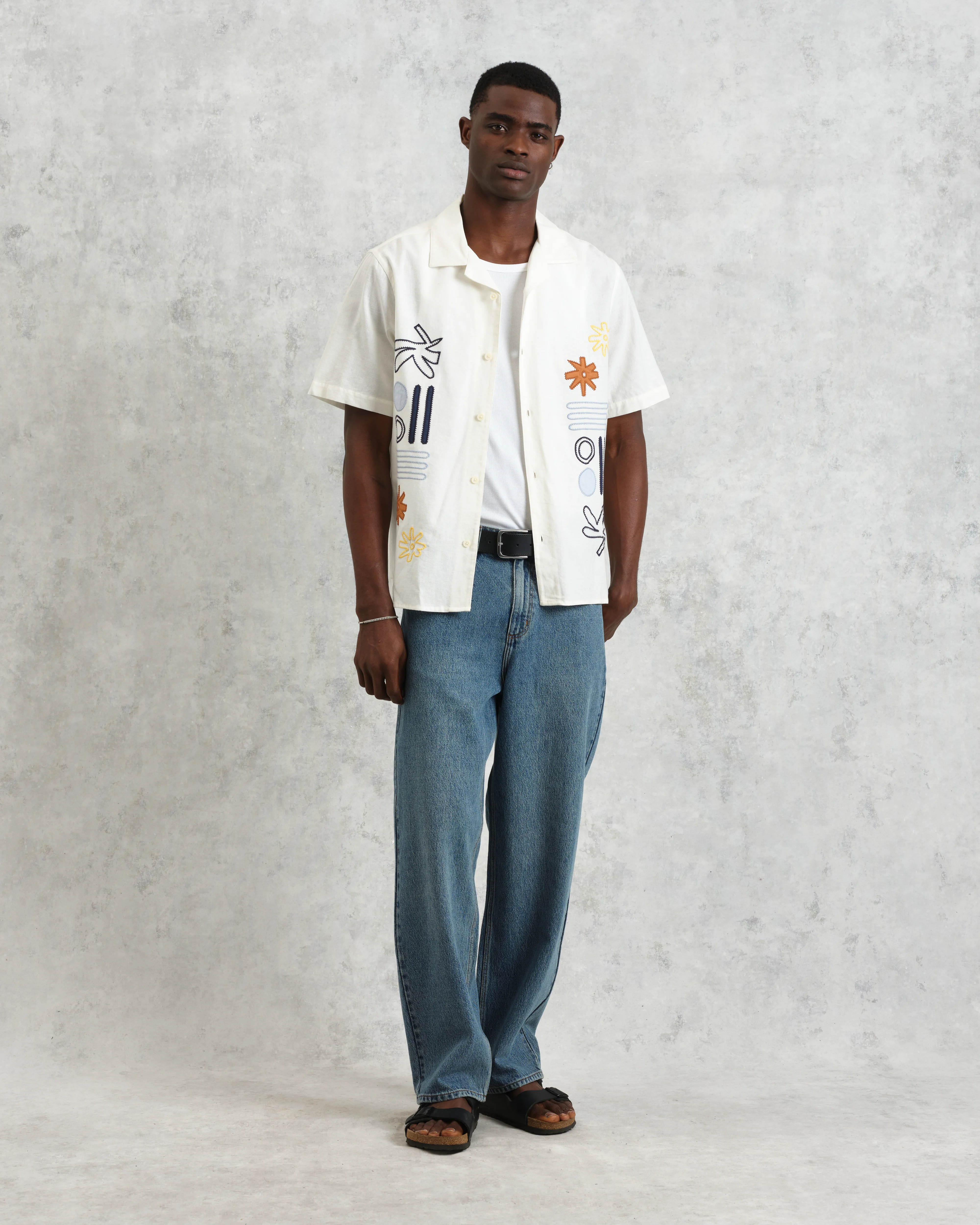 Didcot - Ecru And Multicolour Abstract Applique Short-Sleeve Shirt - Image 4
