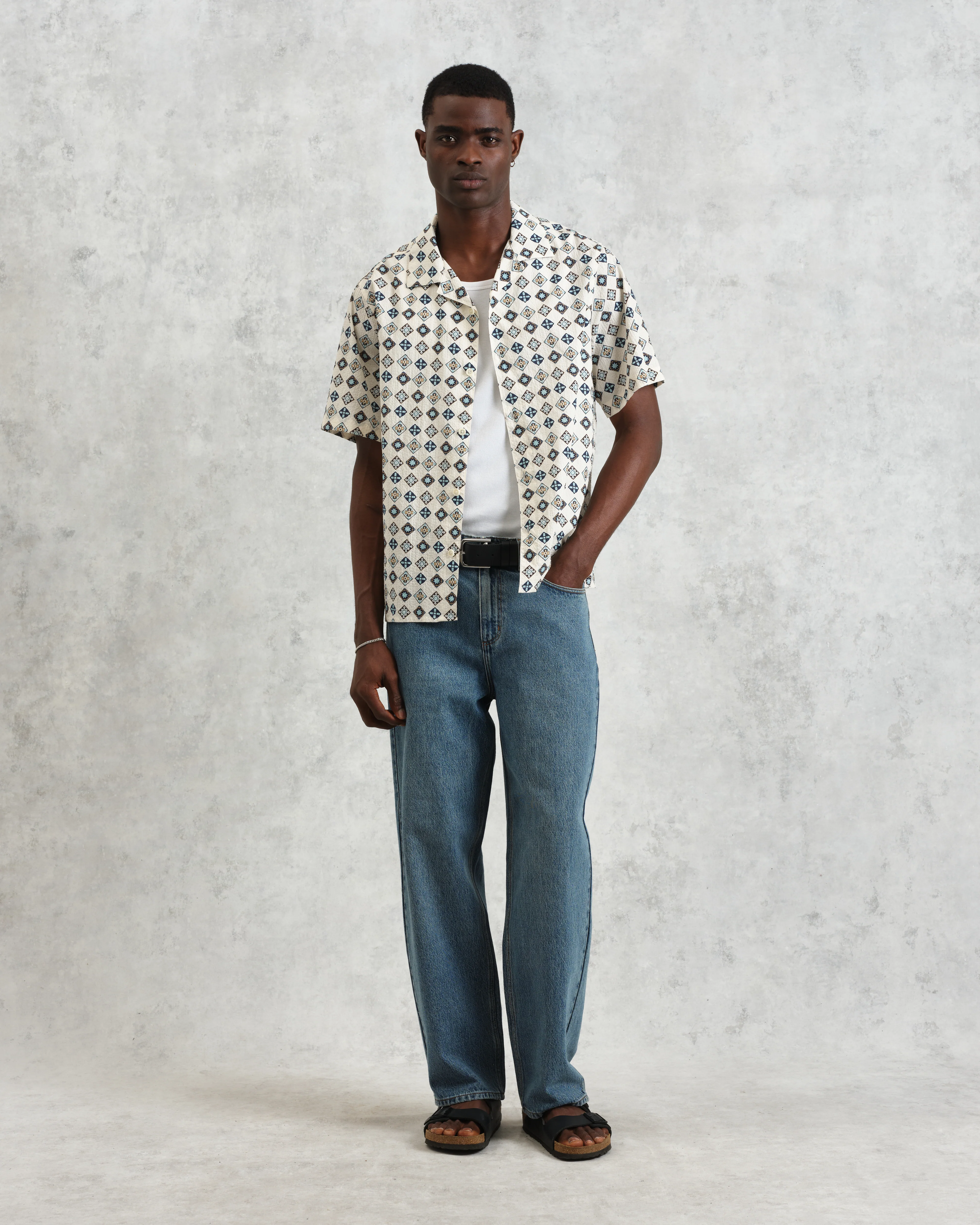 Didcot - Ecru And Multicolour Geometric Tile Seersucker Short-Sleeve Shirt - Image 4