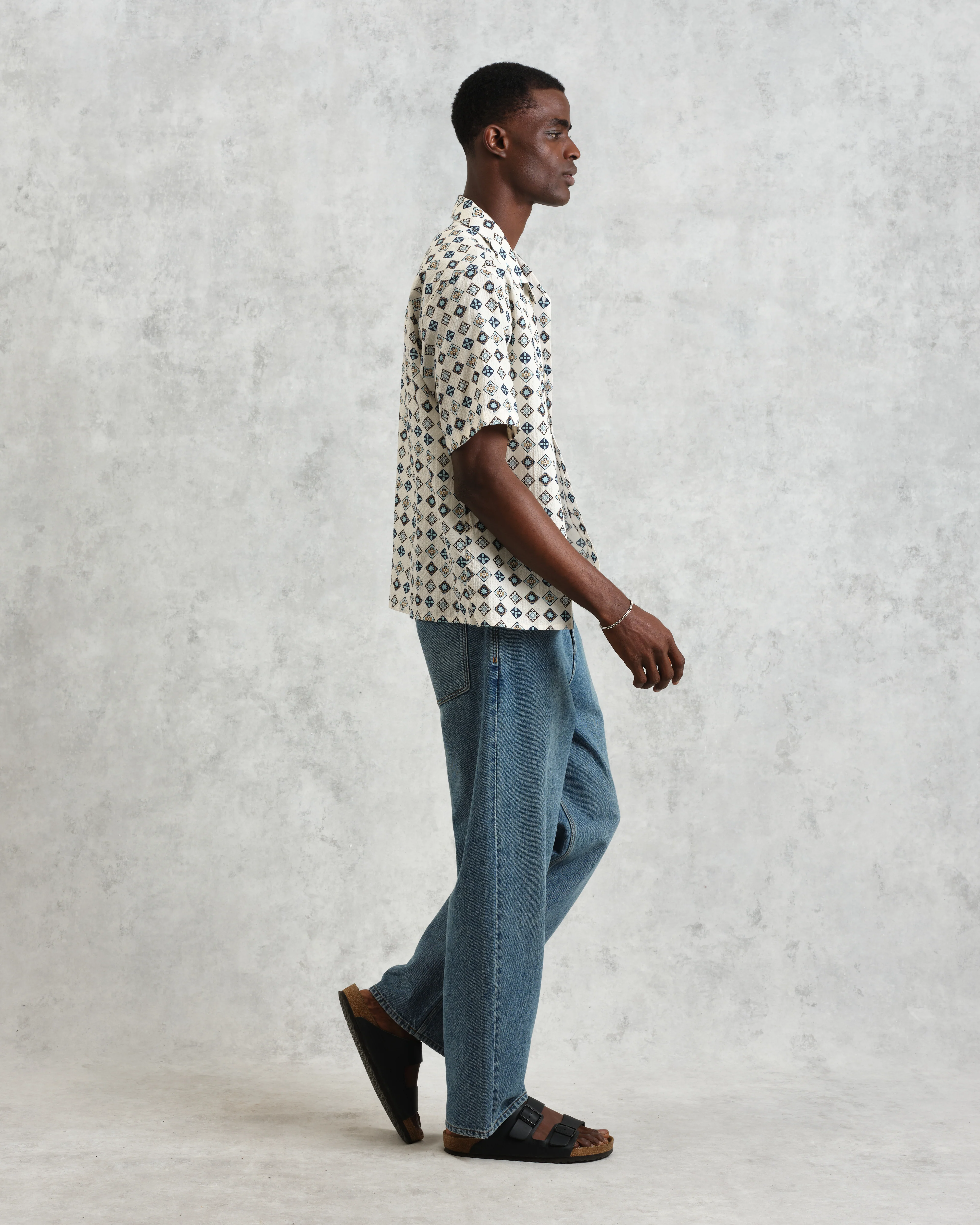 Didcot - Ecru And Multicolour Geometric Tile Seersucker Short-Sleeve Shirt - Image 5