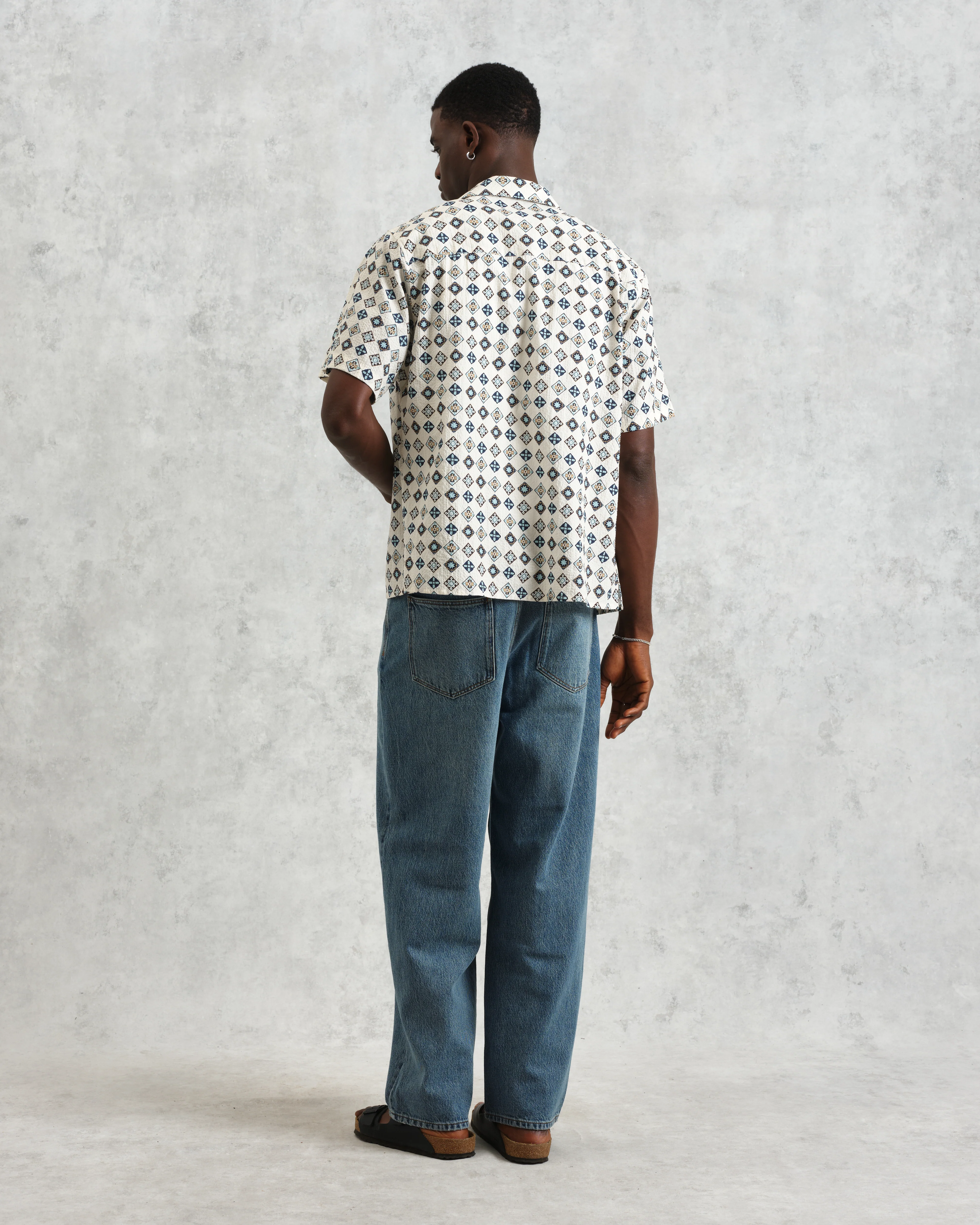 Didcot - Ecru And Multicolour Geometric Tile Seersucker Short-Sleeve Shirt - Image 6