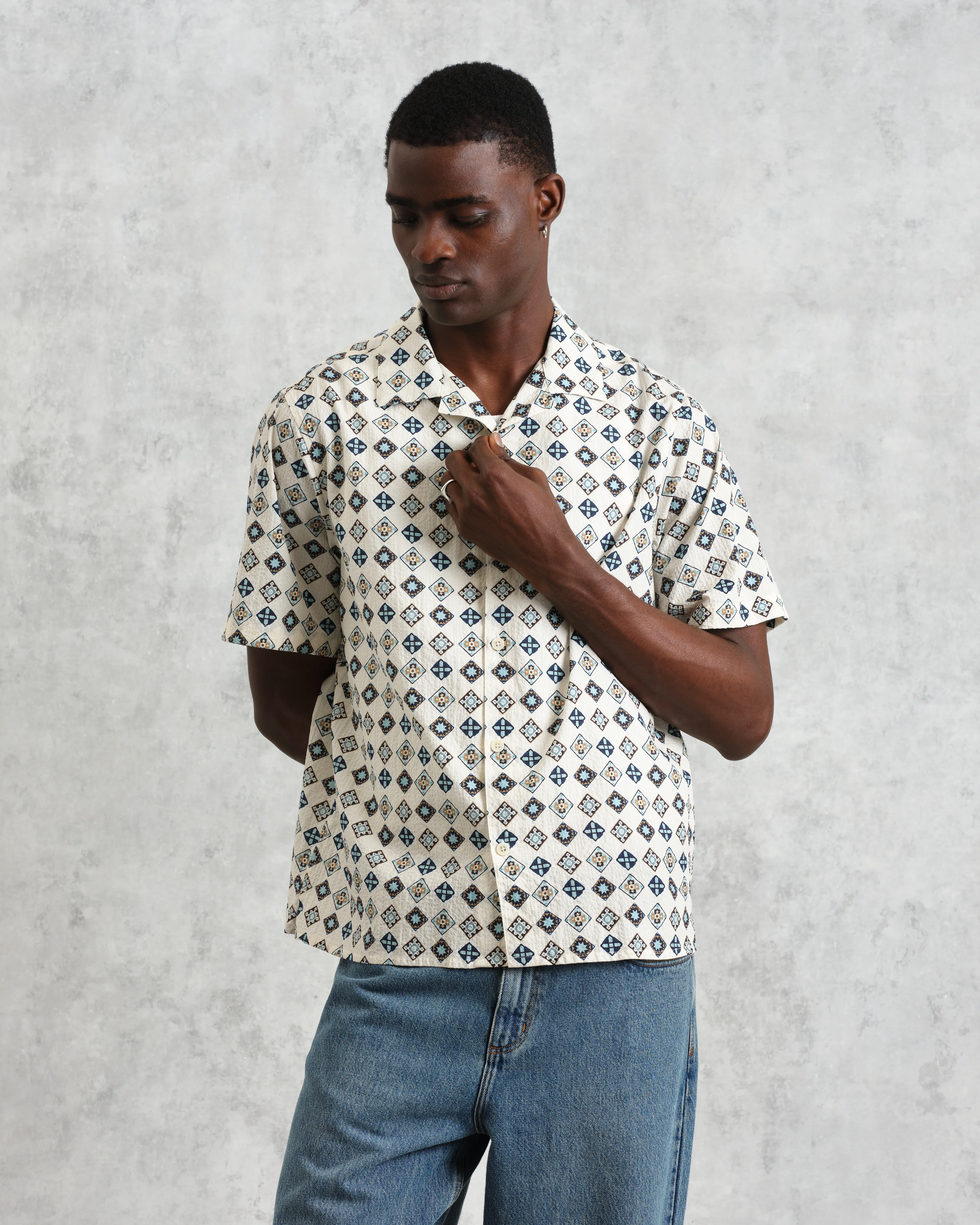 Didcot - Ecru And Multicolour Geometric Tile Seersucker Short-Sleeve Shirt - Image 7