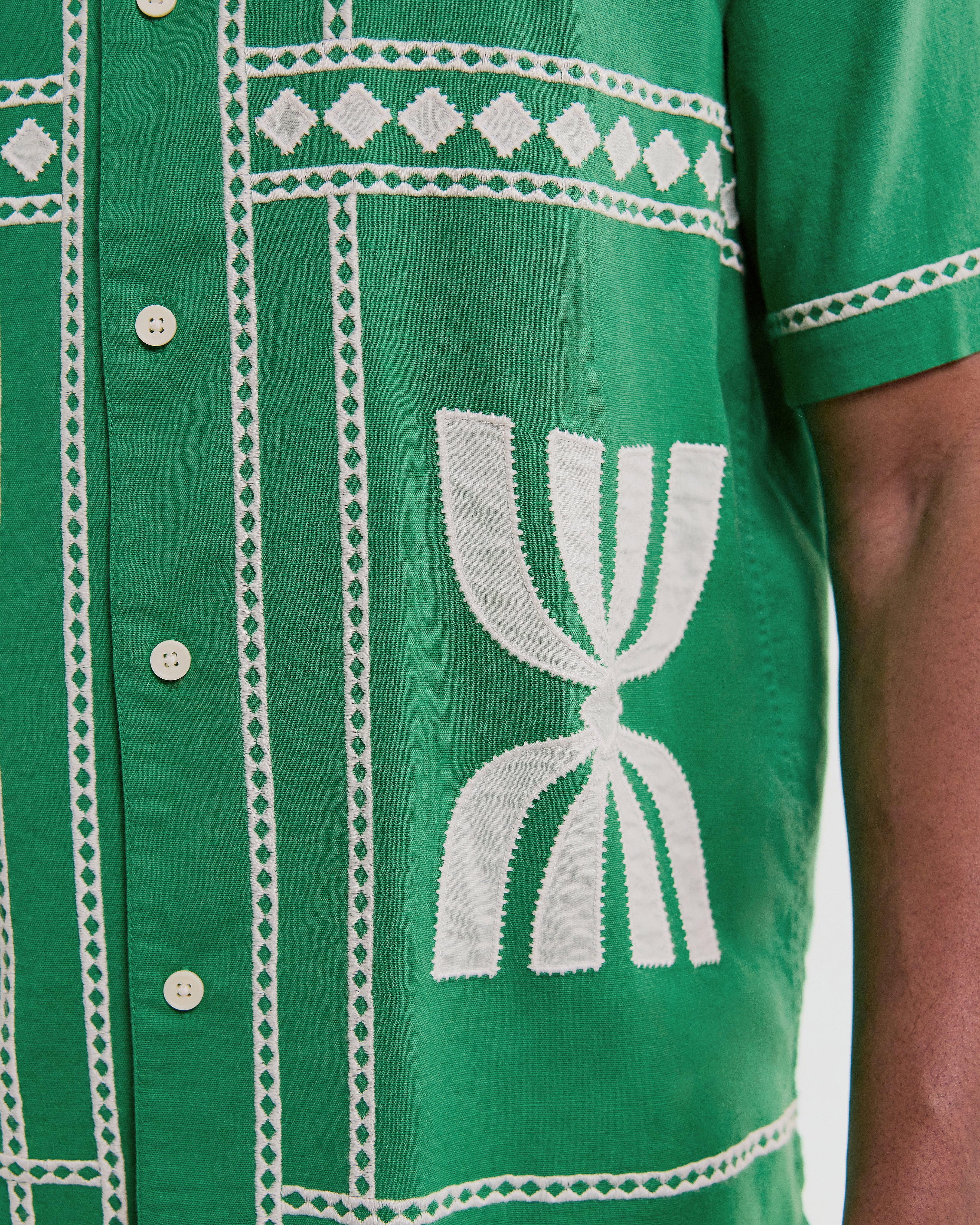 Didcot - Green And White Border Applique Short-Sleeve Shirt - Image 3