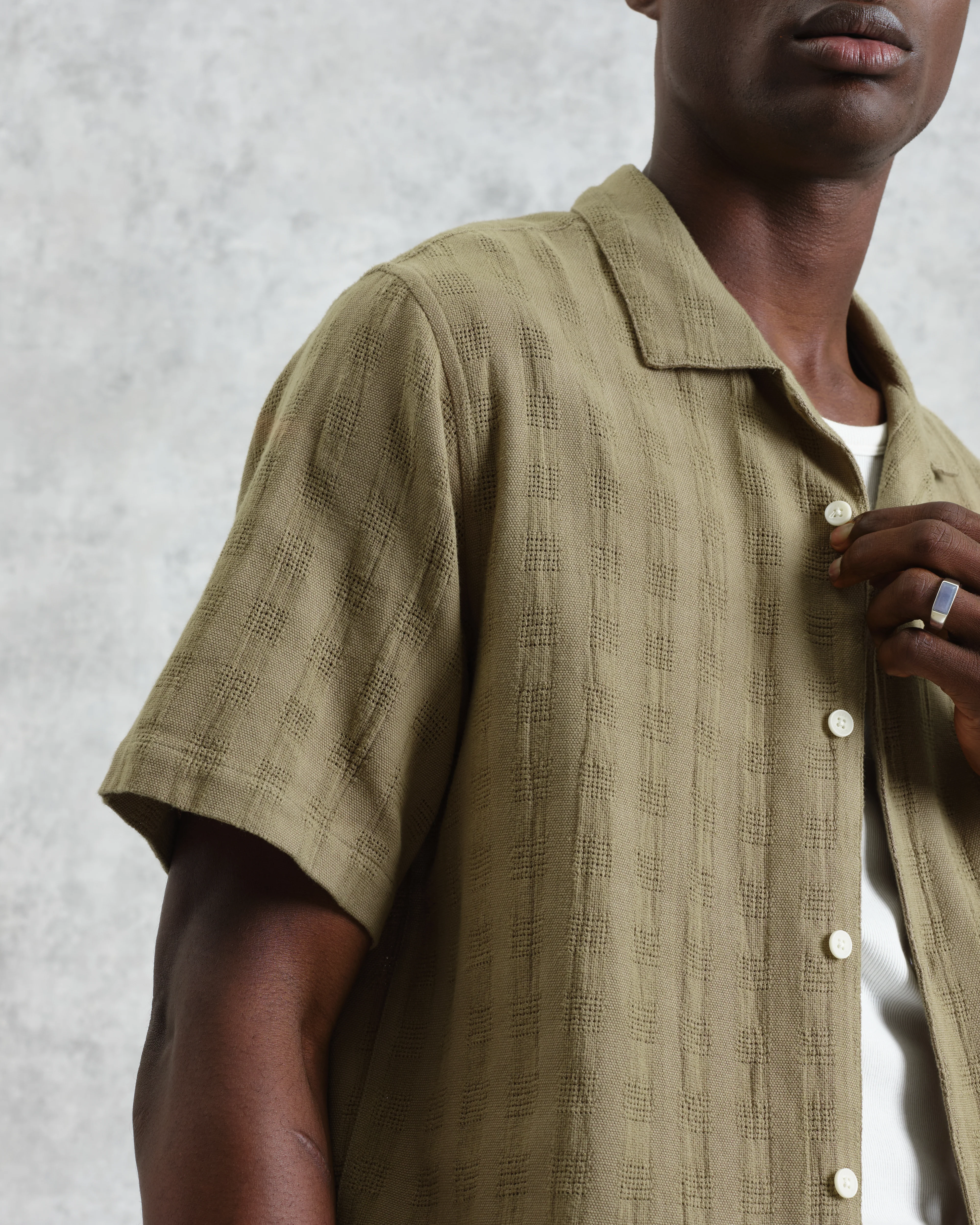 Didcot - Khaki Open Weave Cotton Short-Sleeve Shirt - Image 4
