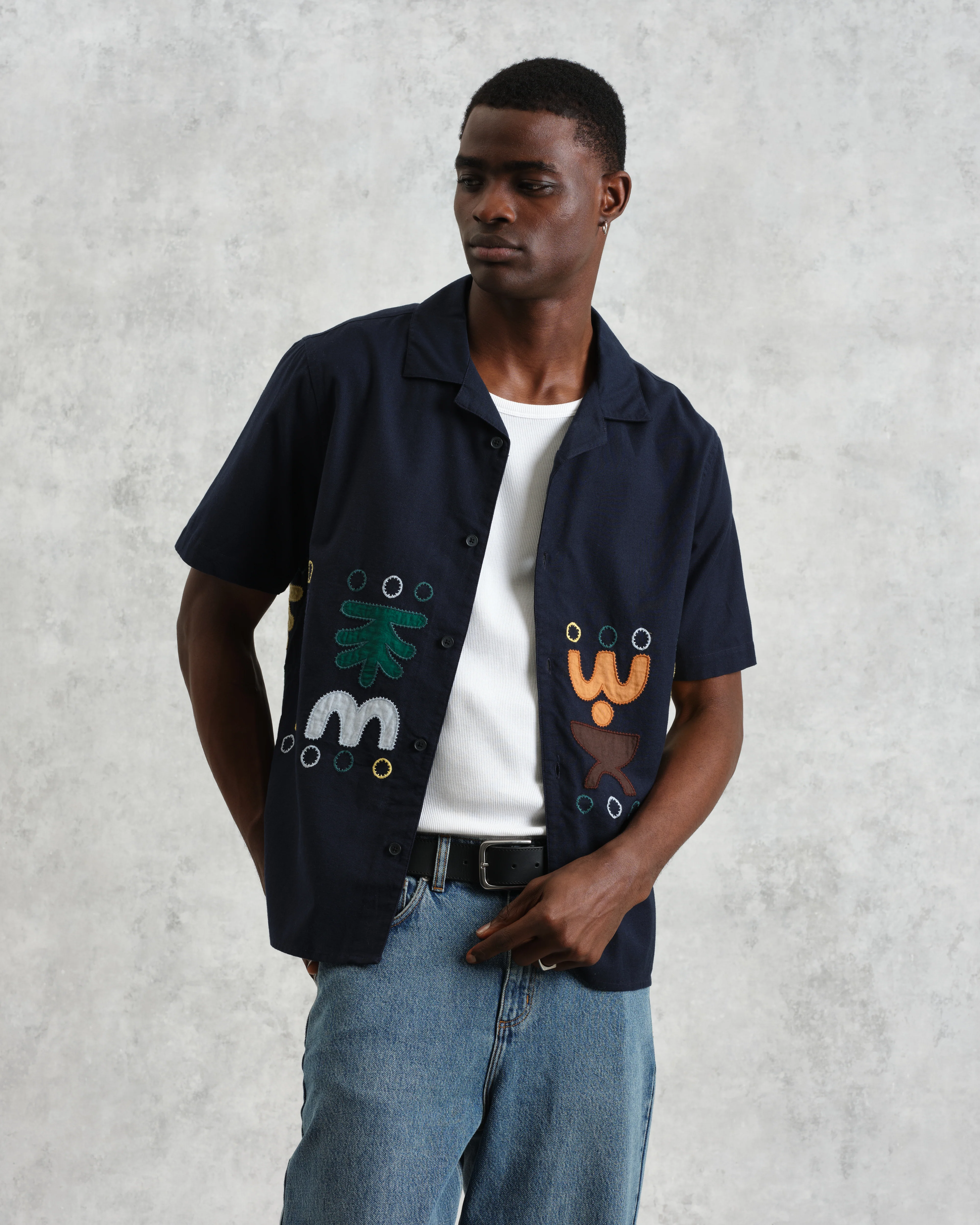 Didcot - Navy And Multicolour Bold Doodle Applique Short-Sleeve Shirt - Image 2