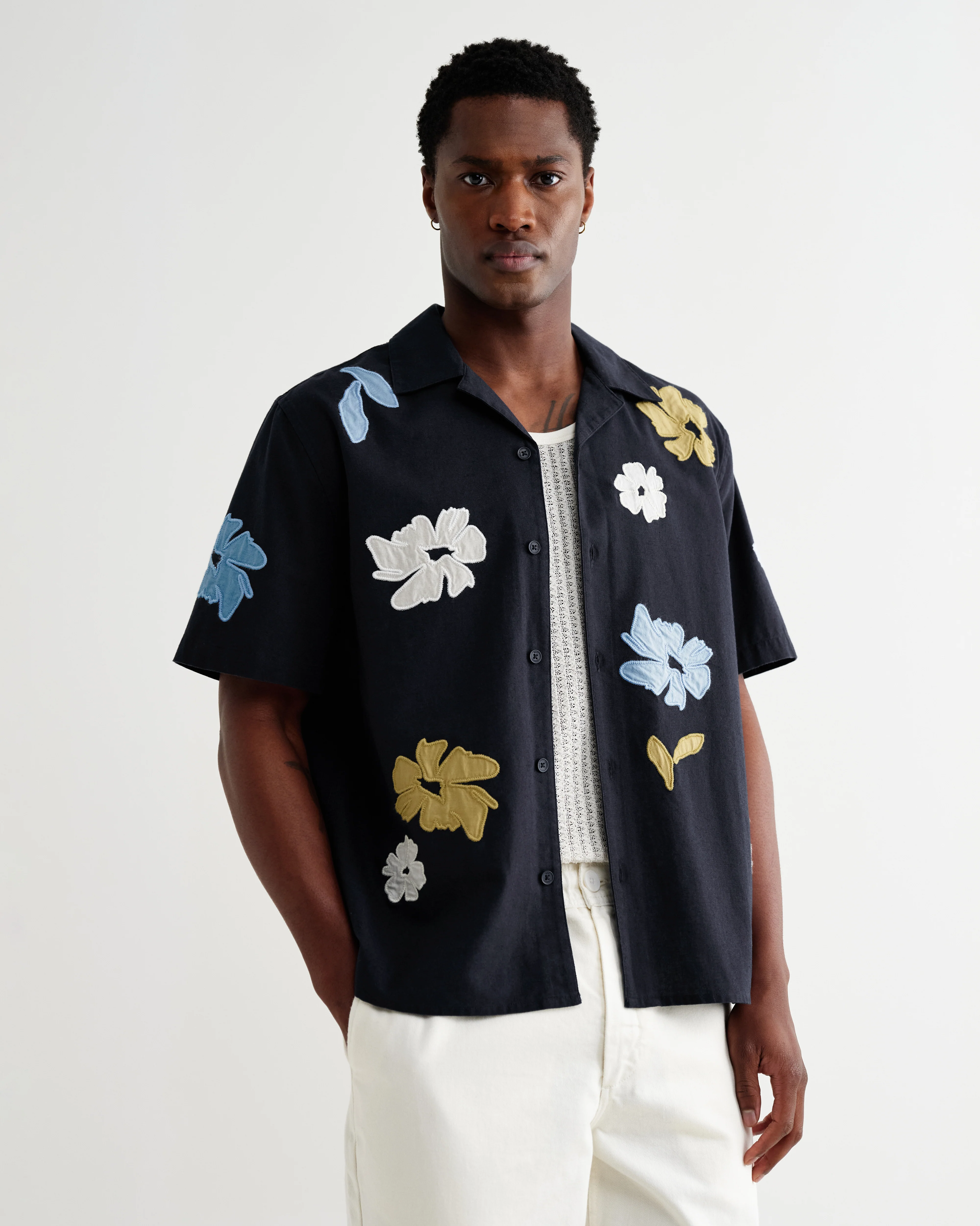 Didcot - Navy And Multicolour Floral Applique Short-Sleeve Shirt - Image 2