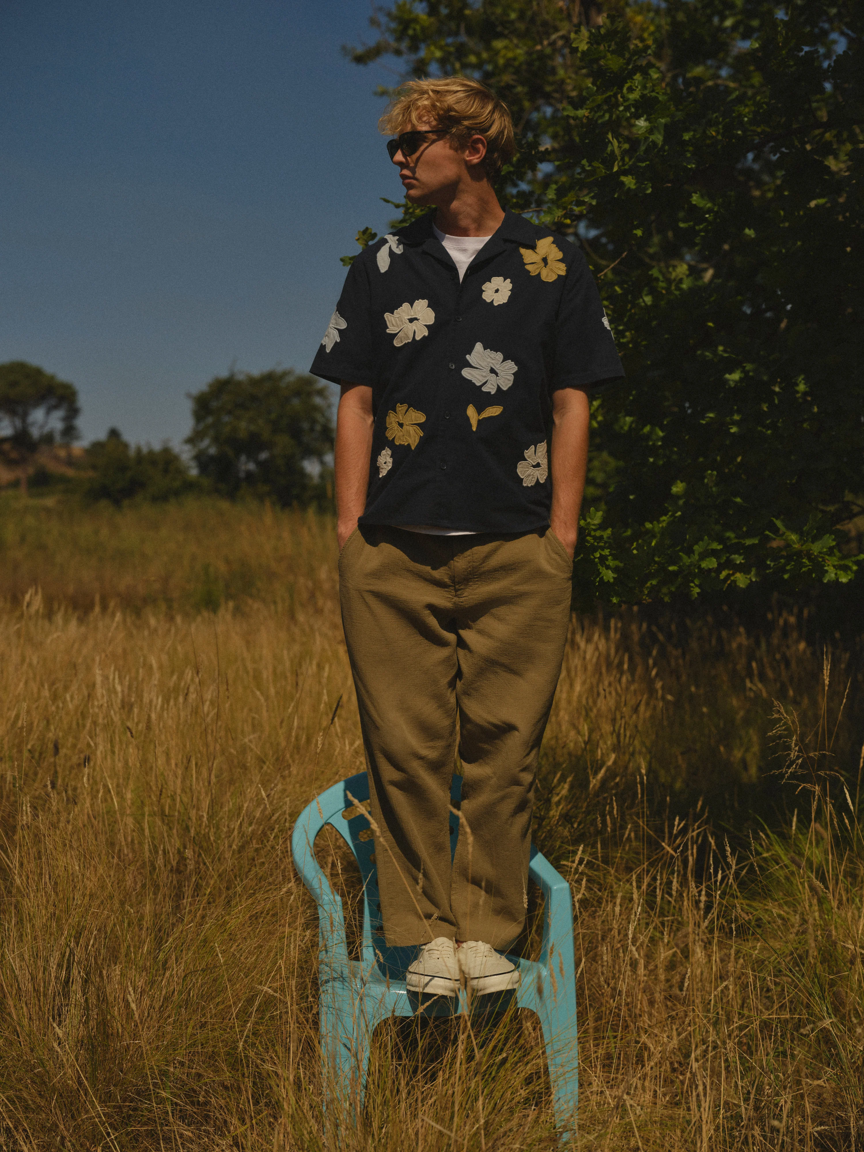 Didcot - Navy And Multicolour Floral Applique Short-Sleeve Shirt - Image 3