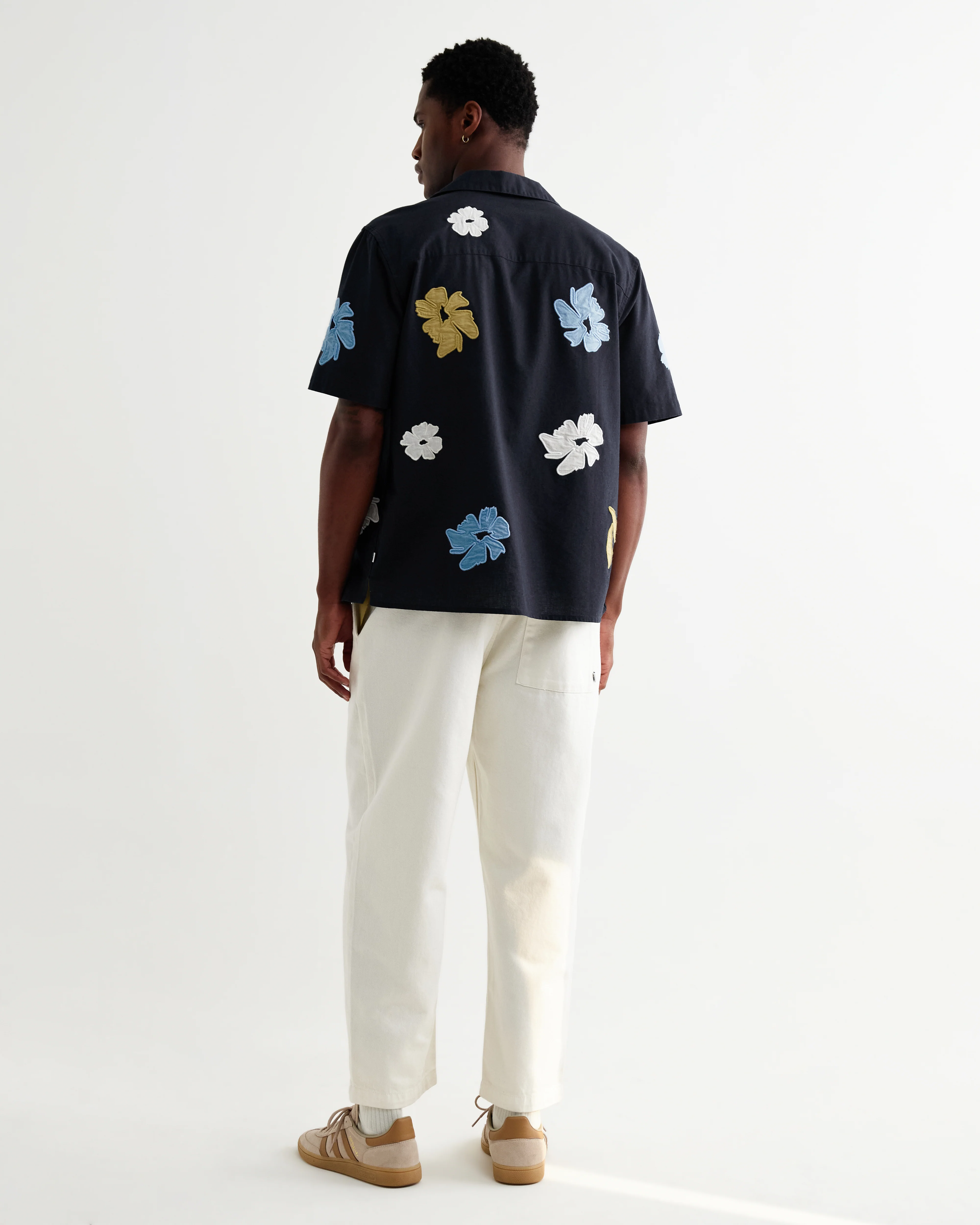 Didcot - Navy And Multicolour Floral Applique Short-Sleeve Shirt - Image 7