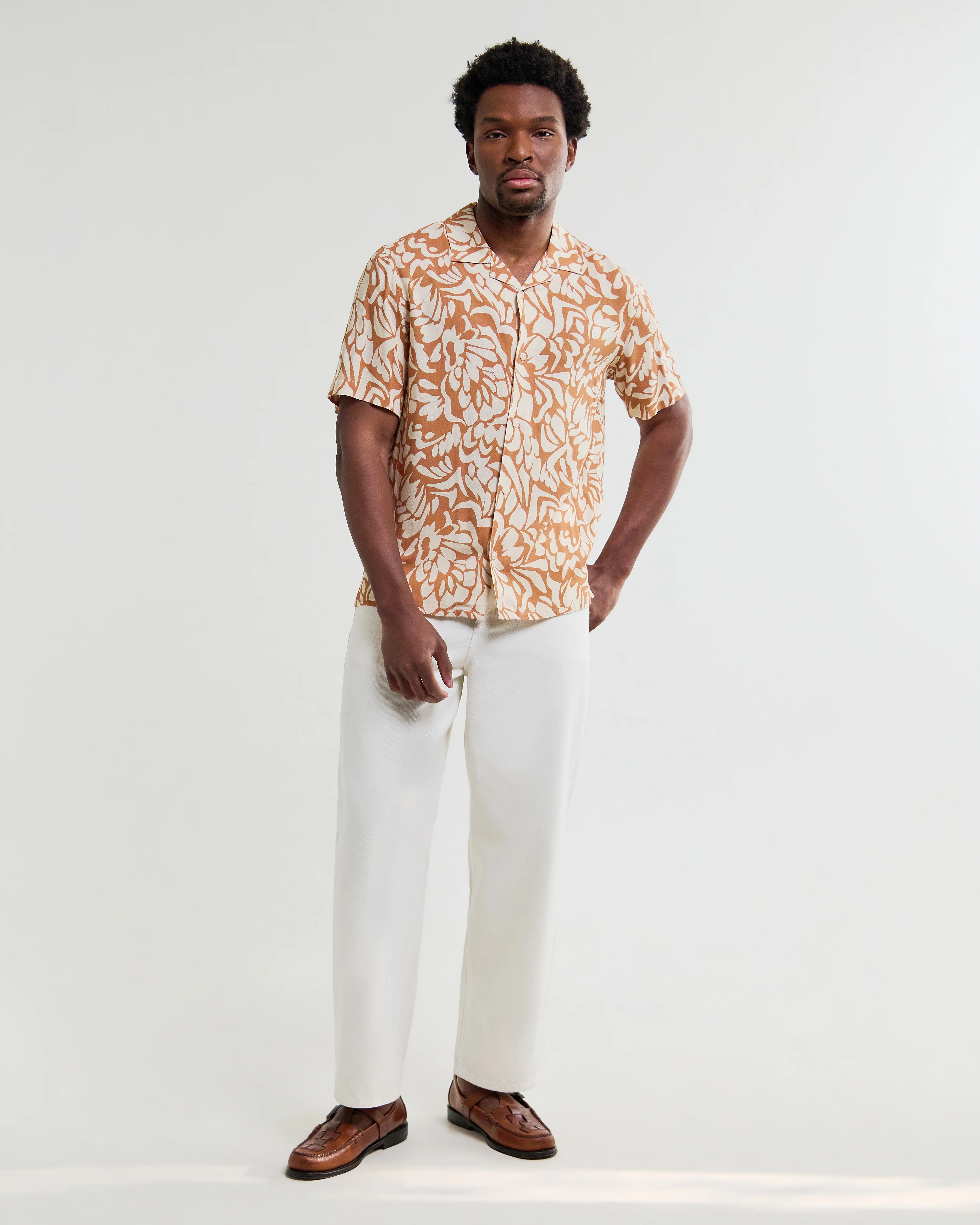 Didcot - Tan And Beige Floral Viscose Short-Sleeve Shirt - Image 4