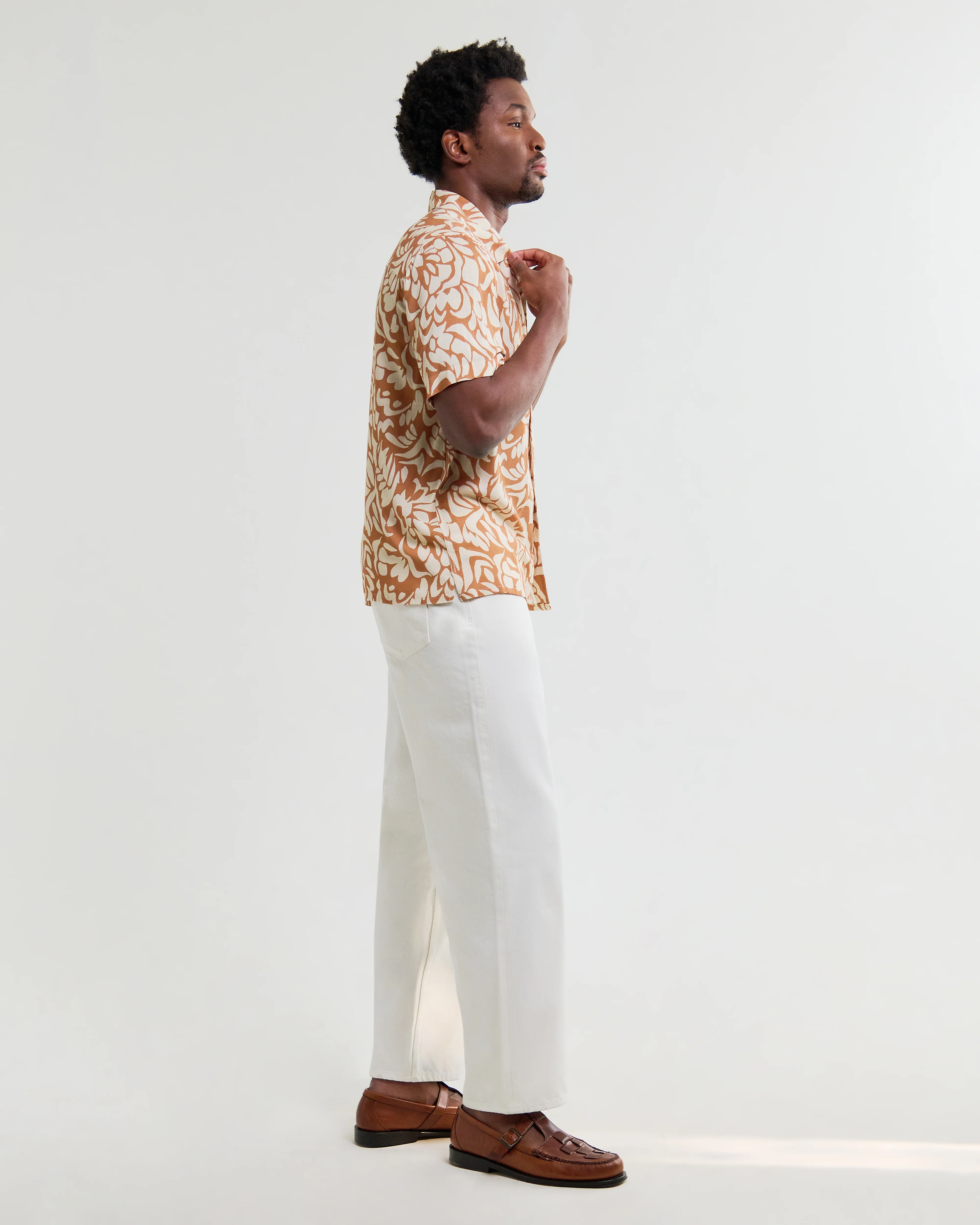 Didcot - Tan And Beige Floral Viscose Short-Sleeve Shirt - Image 5