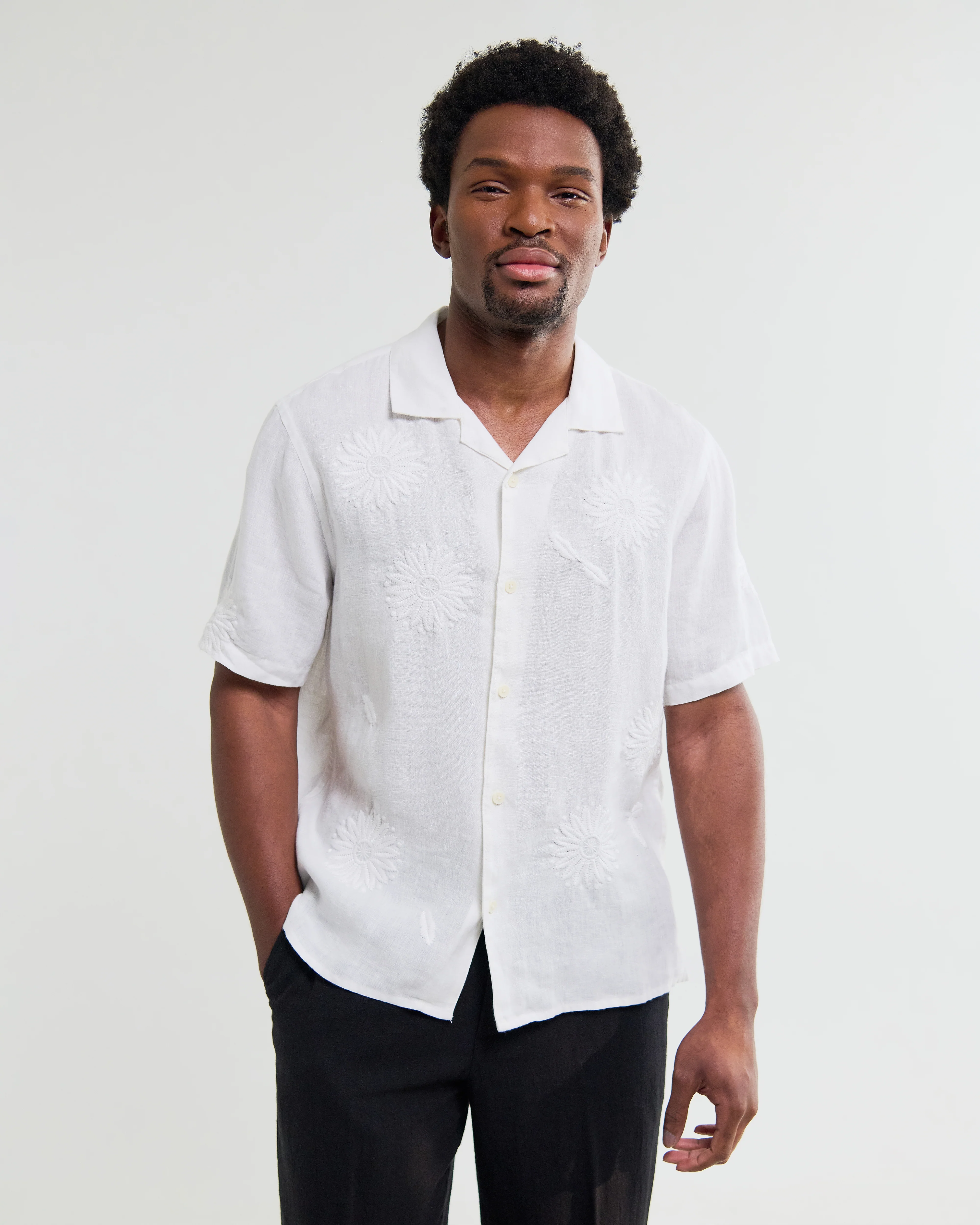 Didcot - White Flower Embroidered Short-Sleeve Shirt - Image 2
