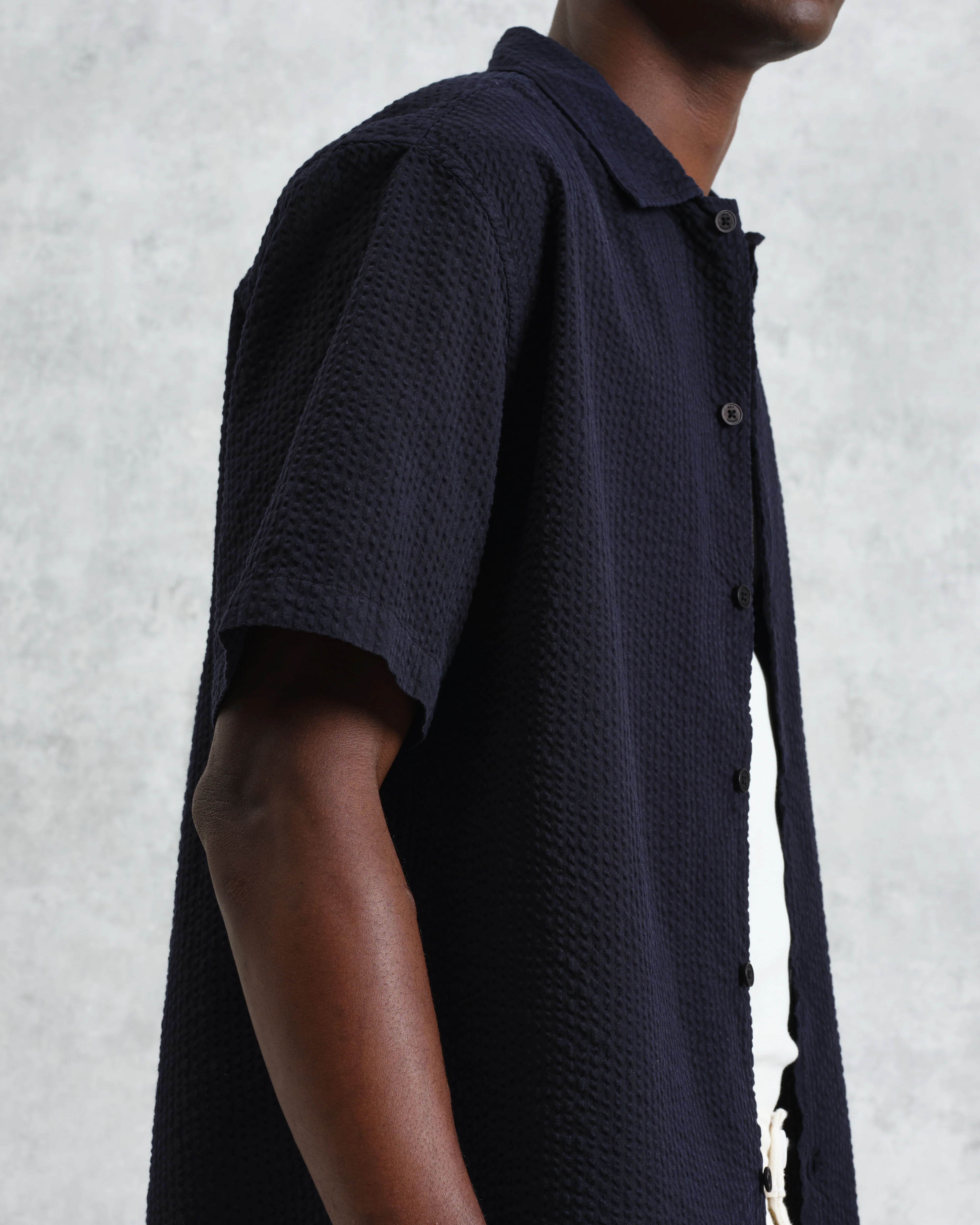 Keats - Navy Cotton Seersucker Short-Sleeve Shirt - Image 3