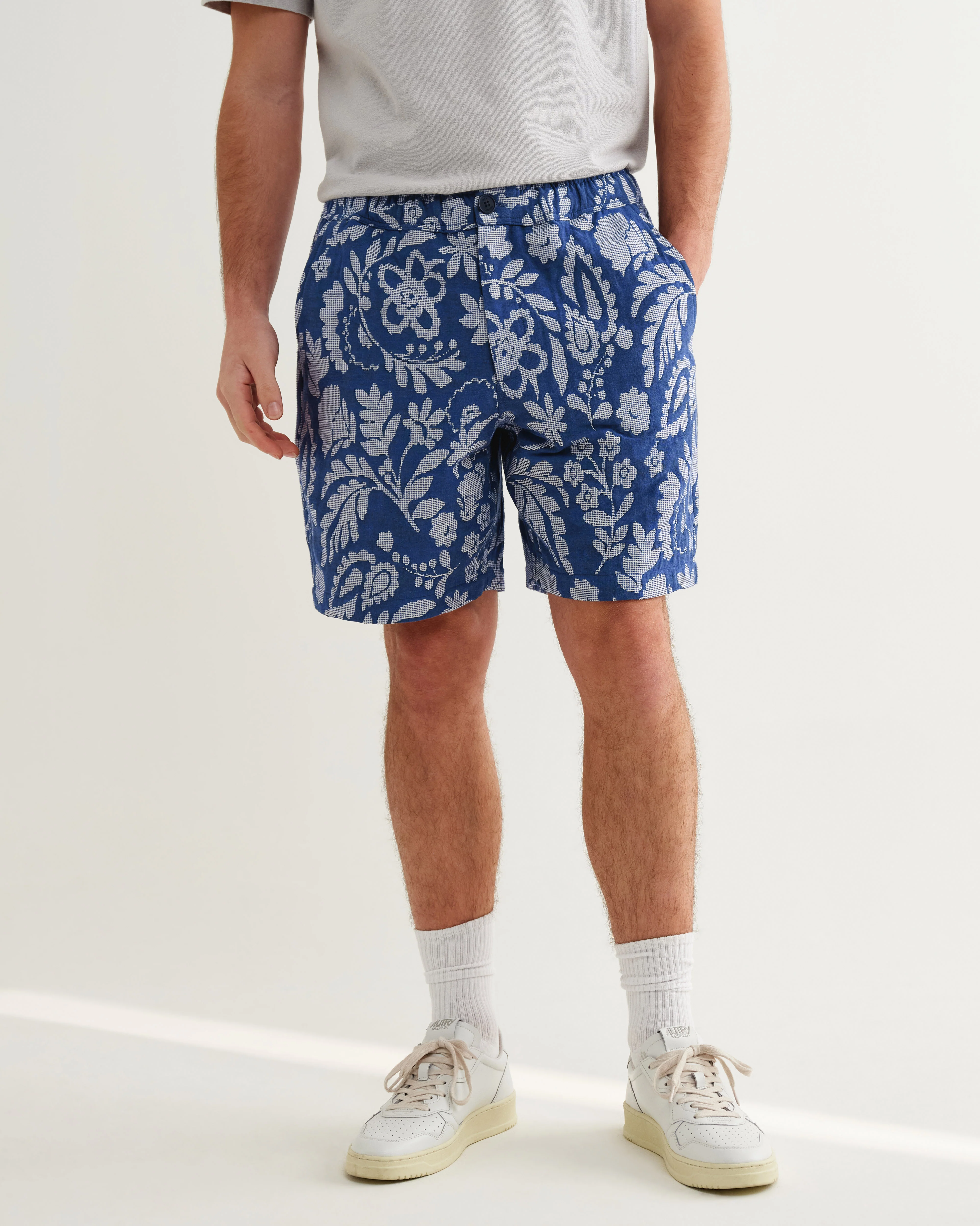 Kurt - Blue And Ecru Floral Jacquard Shorts - Image 3