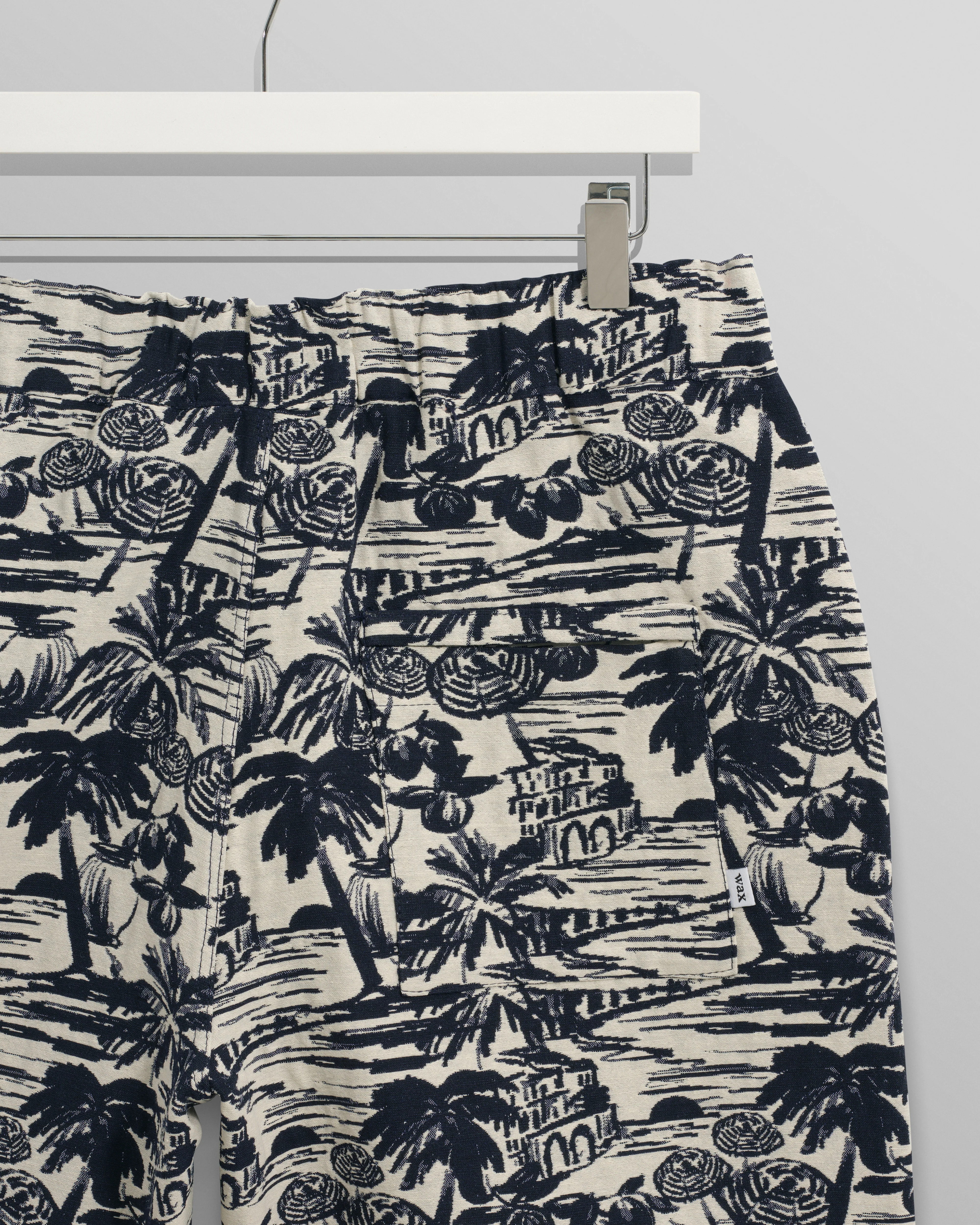 Kurt - Navy And Ecru Beach Jacquard Shorts - Image 10
