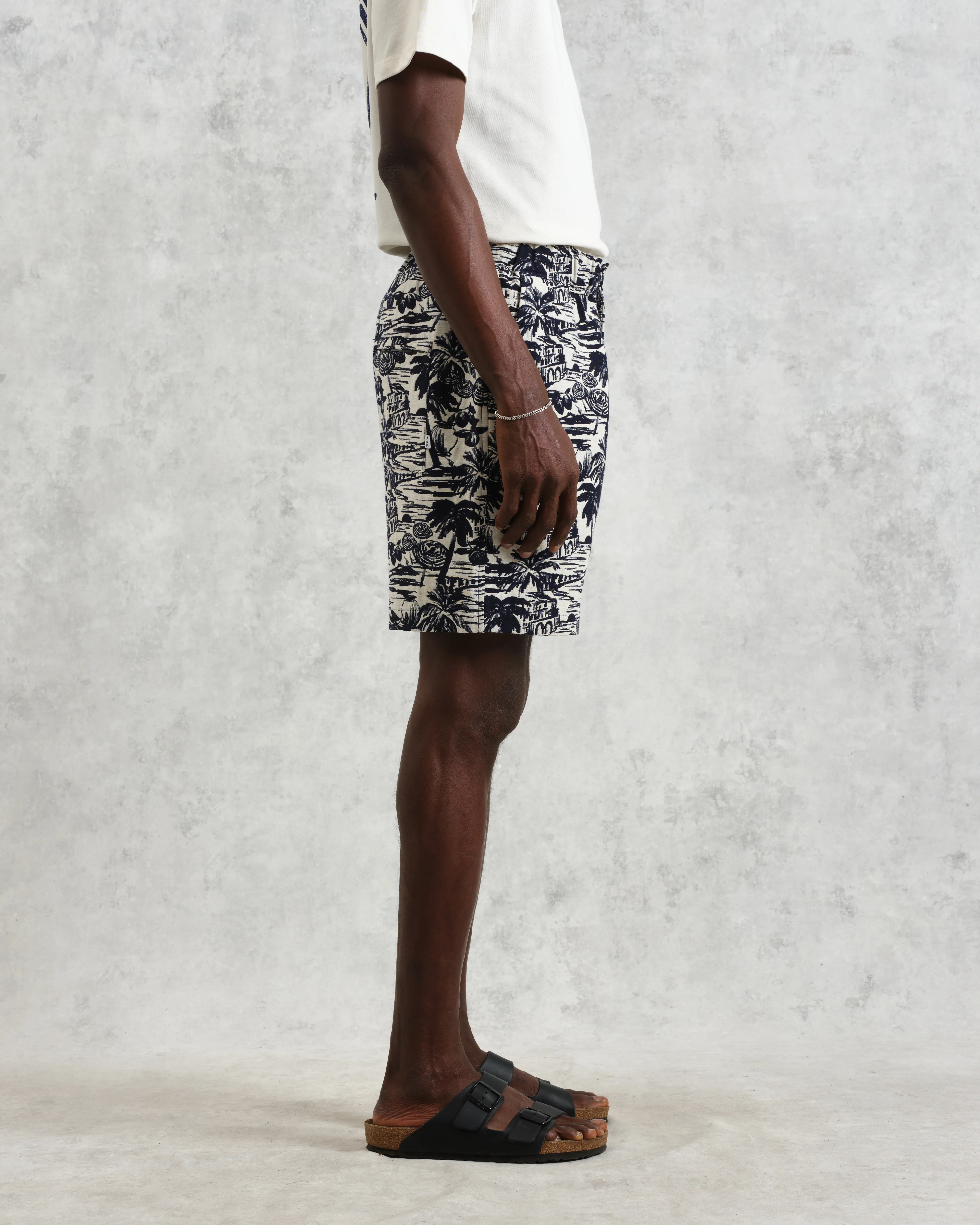 Kurt - Navy And Ecru Beach Jacquard Shorts - Image 5