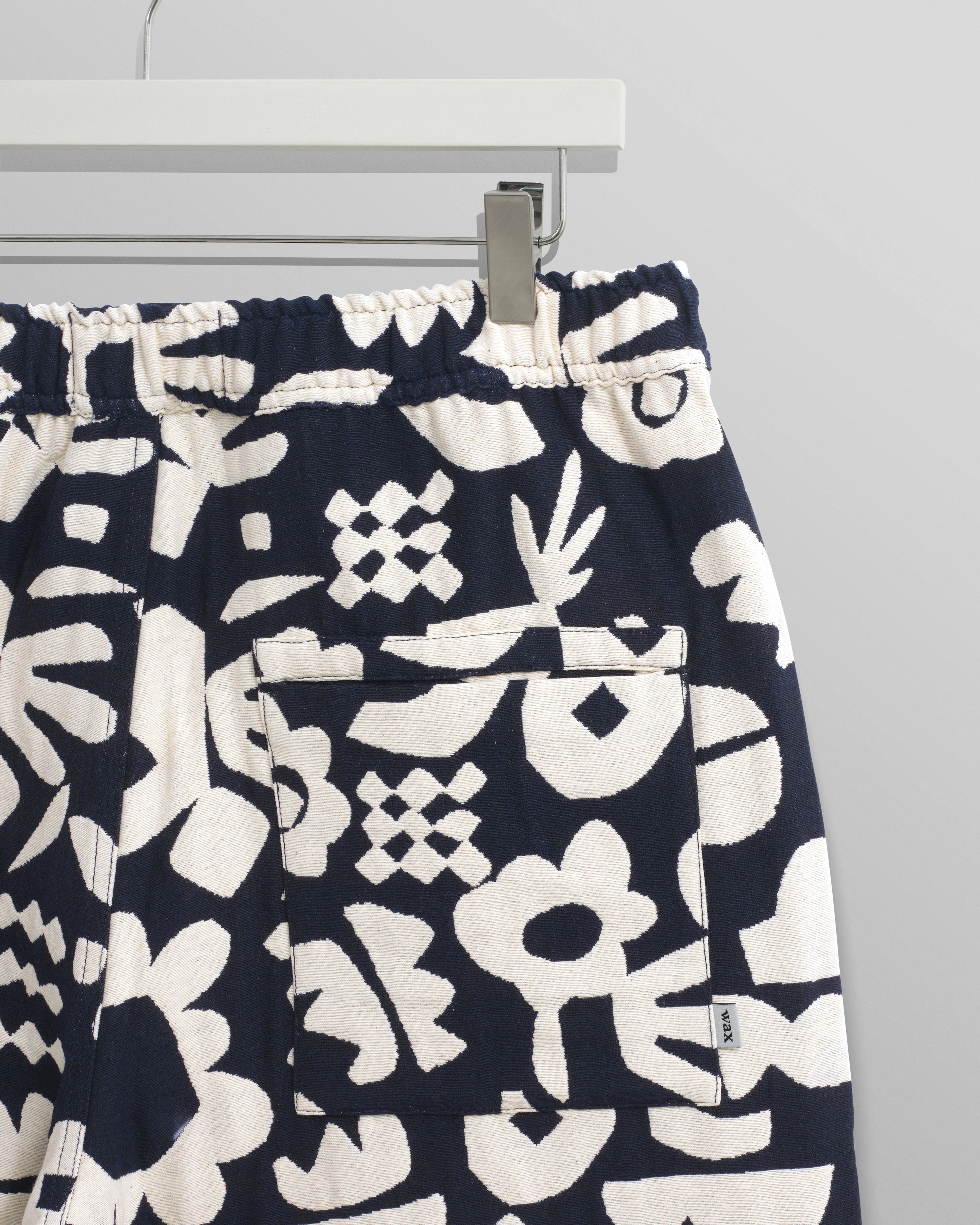 Kurt - Navy And Ecru Spin Jacquard Shorts - Image 10