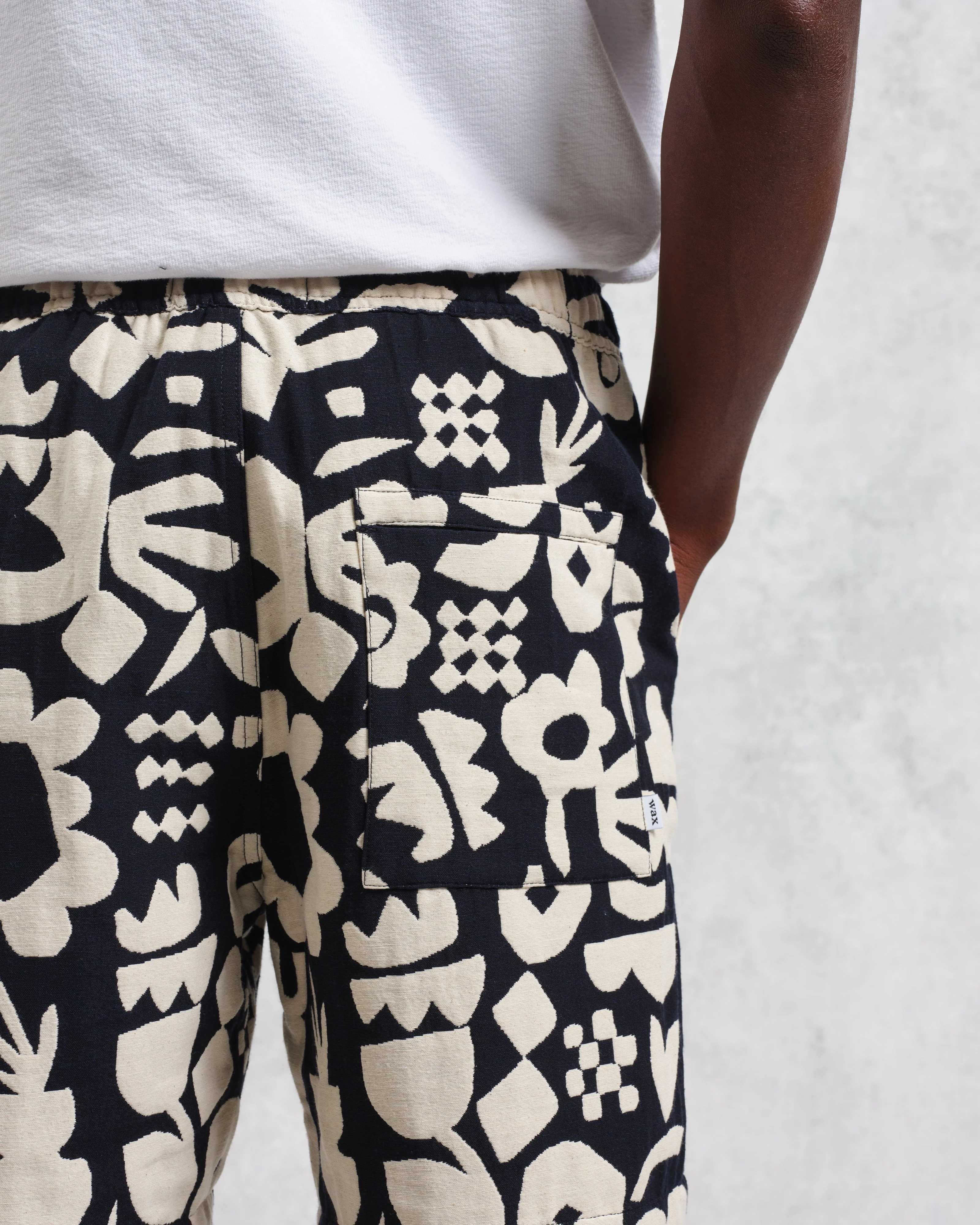 Kurt - Navy And Ecru Spin Jacquard Shorts - Image 7