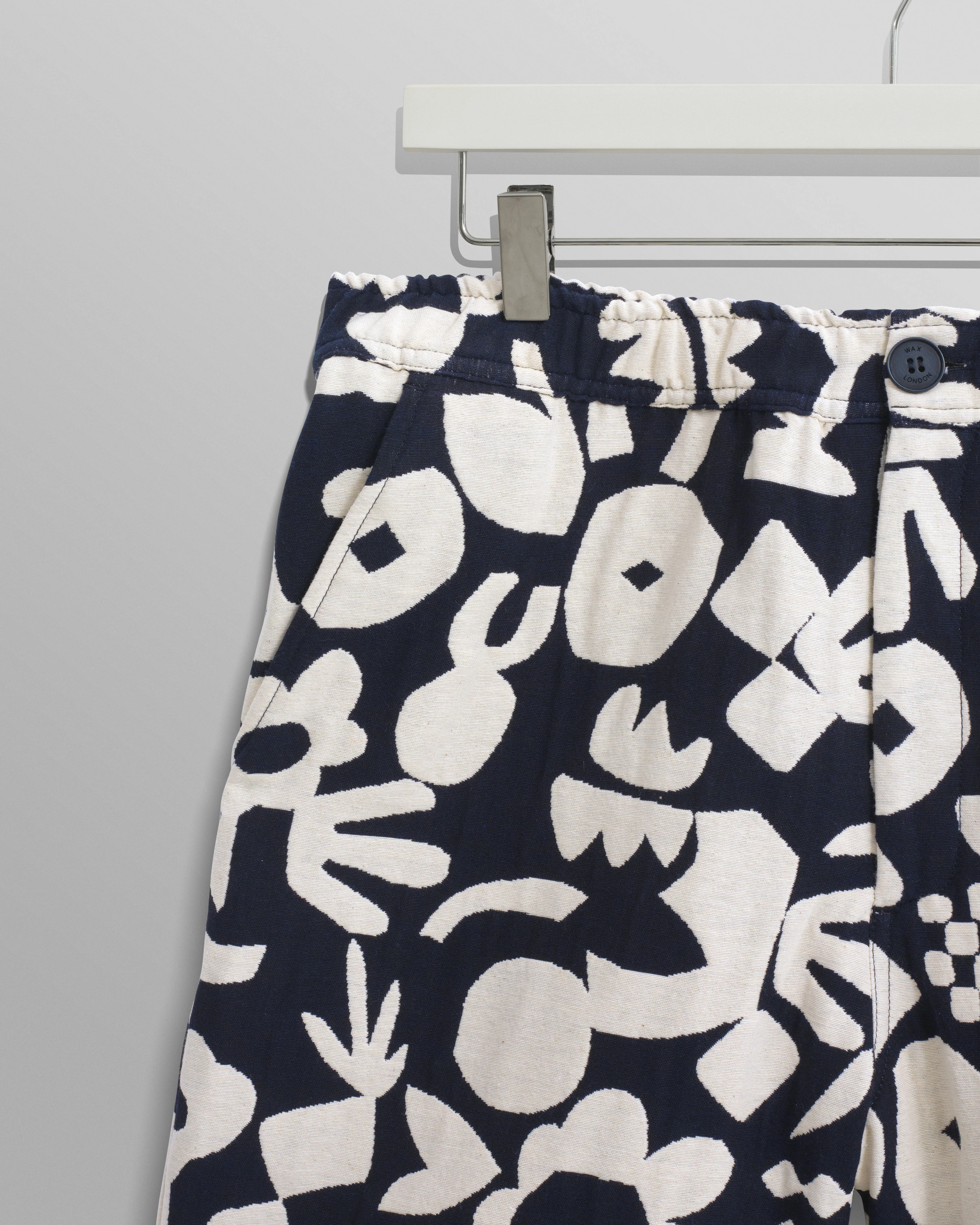 Kurt - Navy And Ecru Spin Jacquard Shorts - Image 8