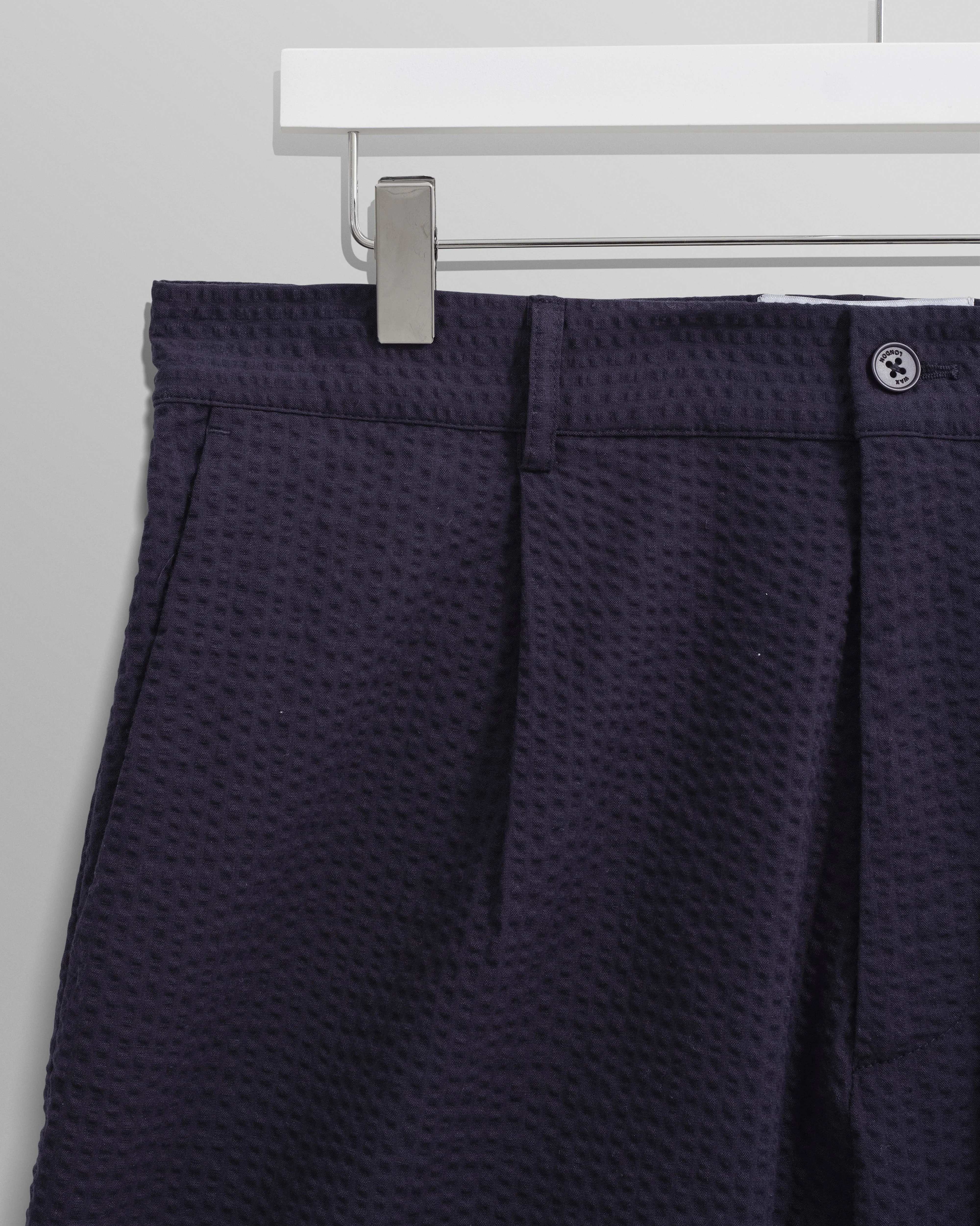 Linton - Navy Cotton Seersucker Pleated Shorts - Image 8