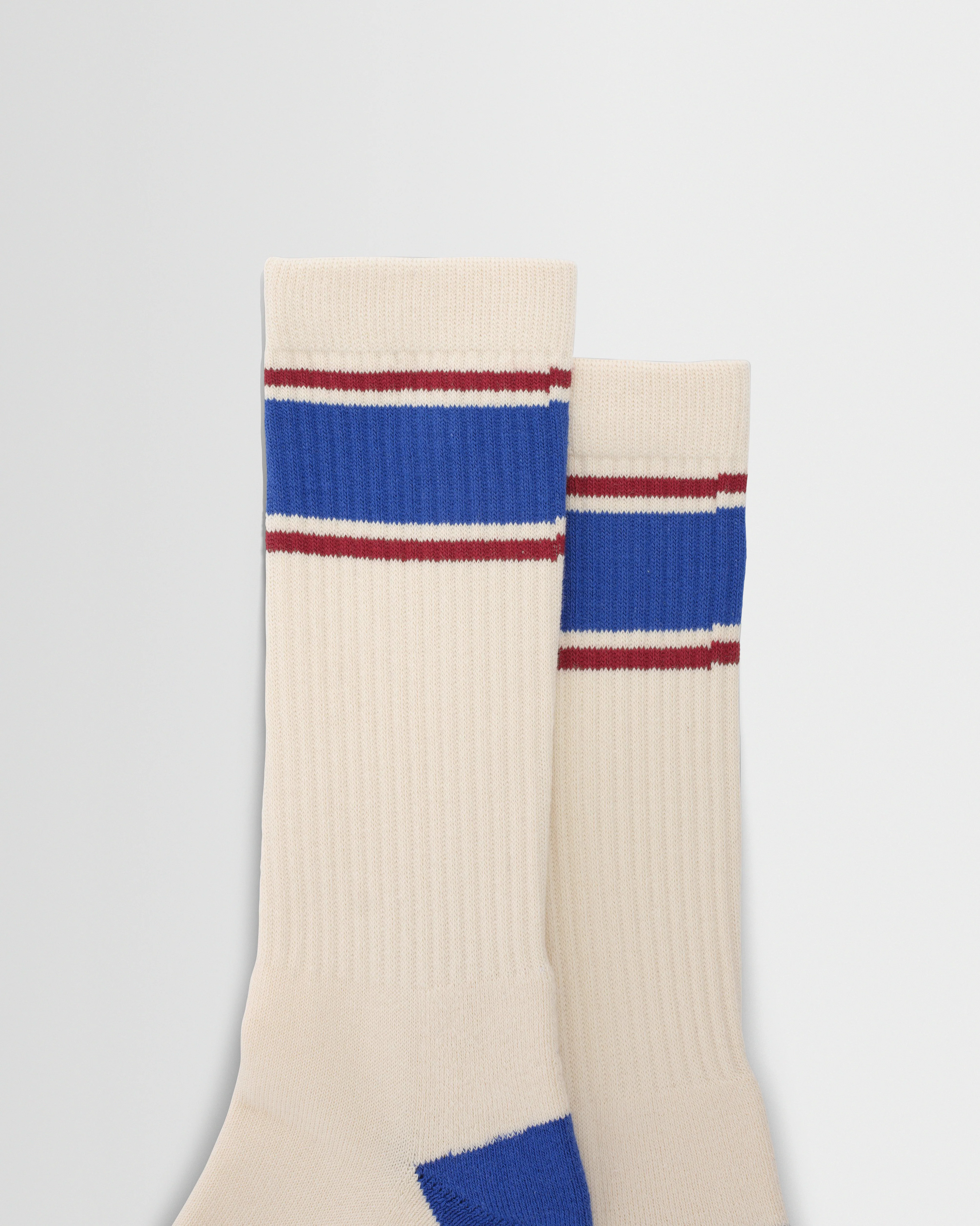 Thorpe - Ecru And Blue Running Stripe Sports Sock - Image 2